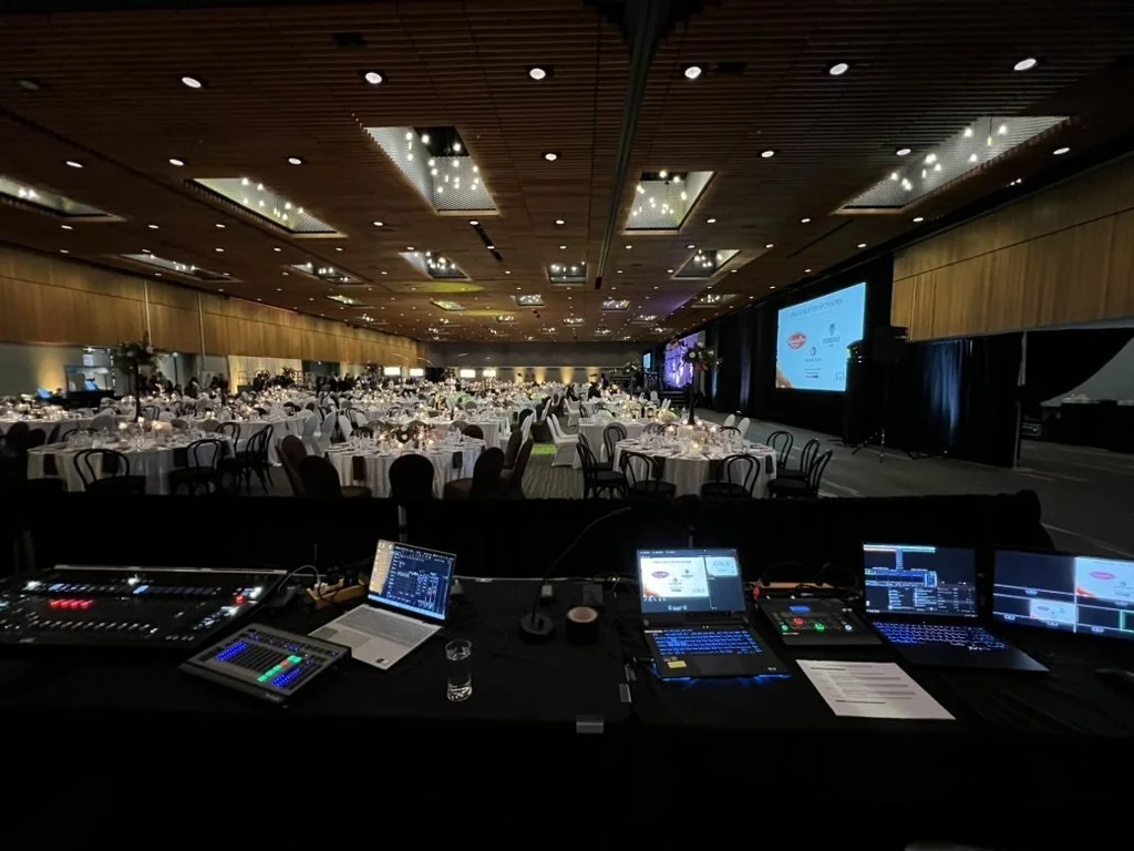 artisan-gallery-03-ballroom-screen.jpg