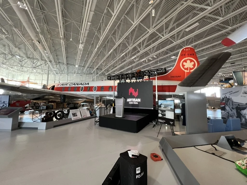 artisan-gallery-08-hangar-event.jpg