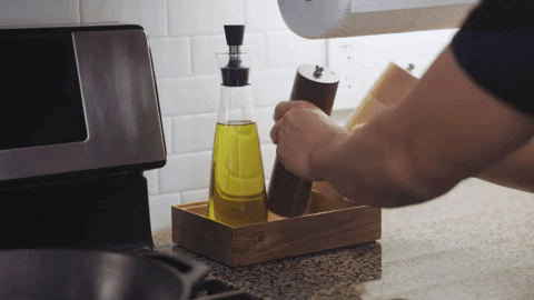 styling-salt-pepper.gif