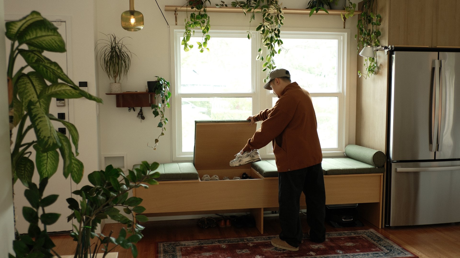 DIY Storage Bench (with Hidden Robot Vacuum)