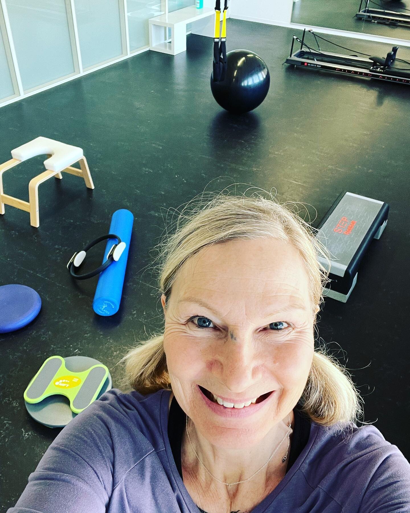Instead of a healthy breakfast, my clients had a stability training challenge to complete that saturday morning&hellip; 🤘🏽😁😜 
all of you did a great job🤩👍🏽💯 
@mike.schweizer 
my other clients are not on Insta
@trxtraining @technogym 
.
#bestc