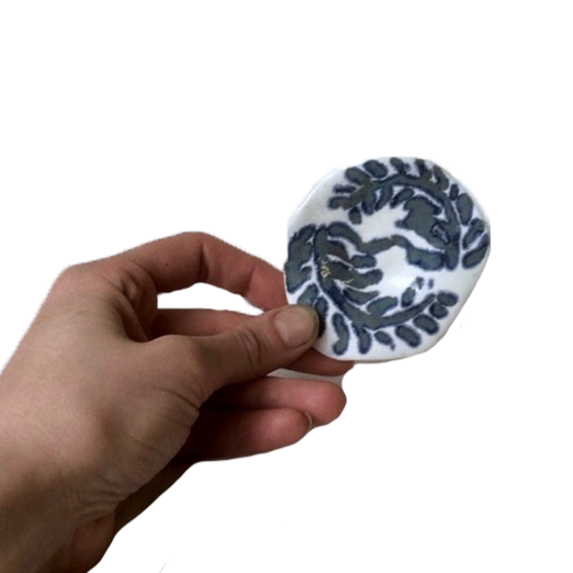 Tiny+porcelian+plate.+Fern+print+series_.png