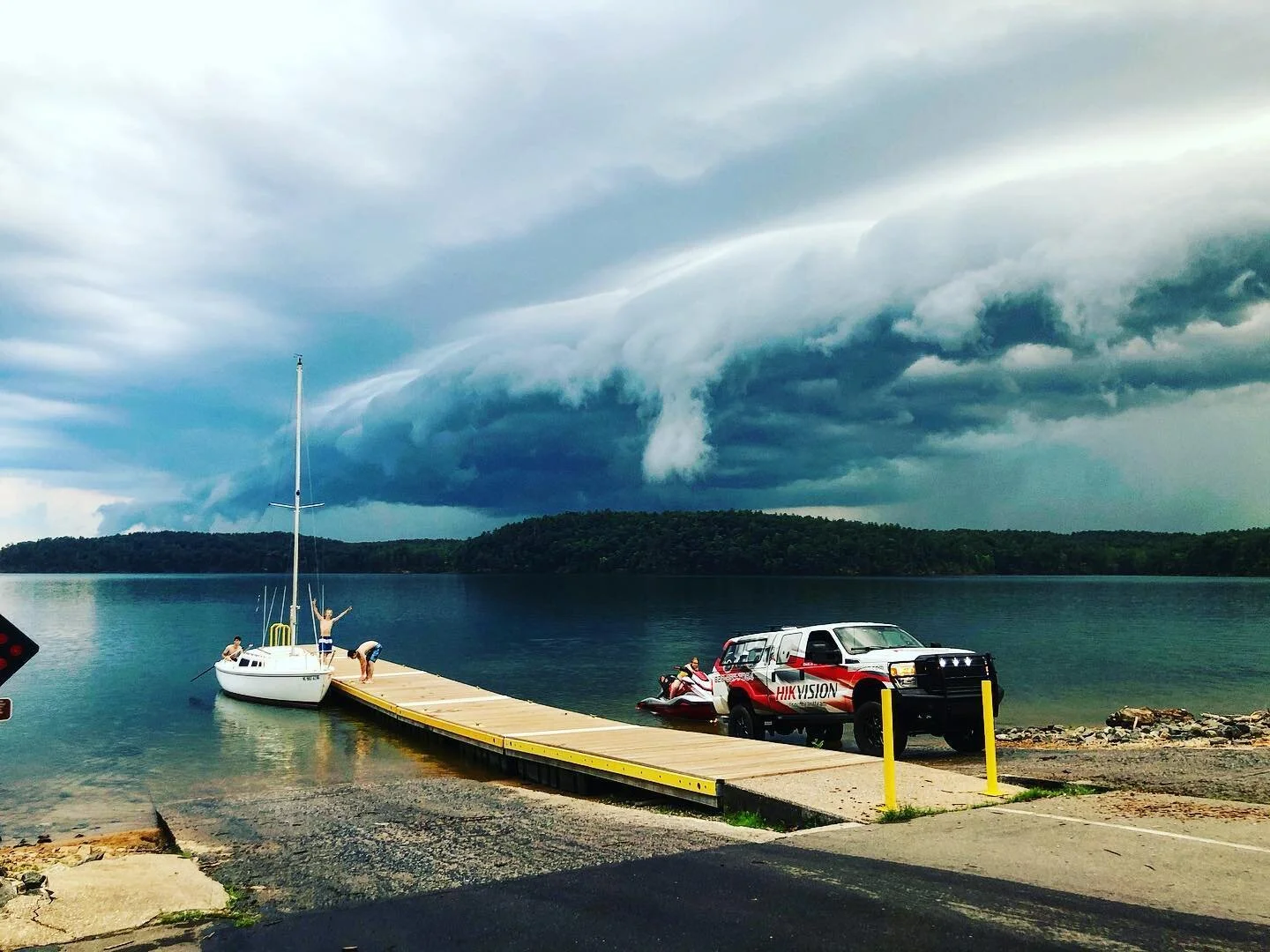 Took a brake from the office and did a little ⛵️ sailing. #lakejamesnc #lakejames #catawbariversystem #ohmy #squall #calmbeforethestorm #freshwatersailing #sailnc #pureyadkin #sailing #wnc #nc #cleanwater #catalina22 #catalina #storm
