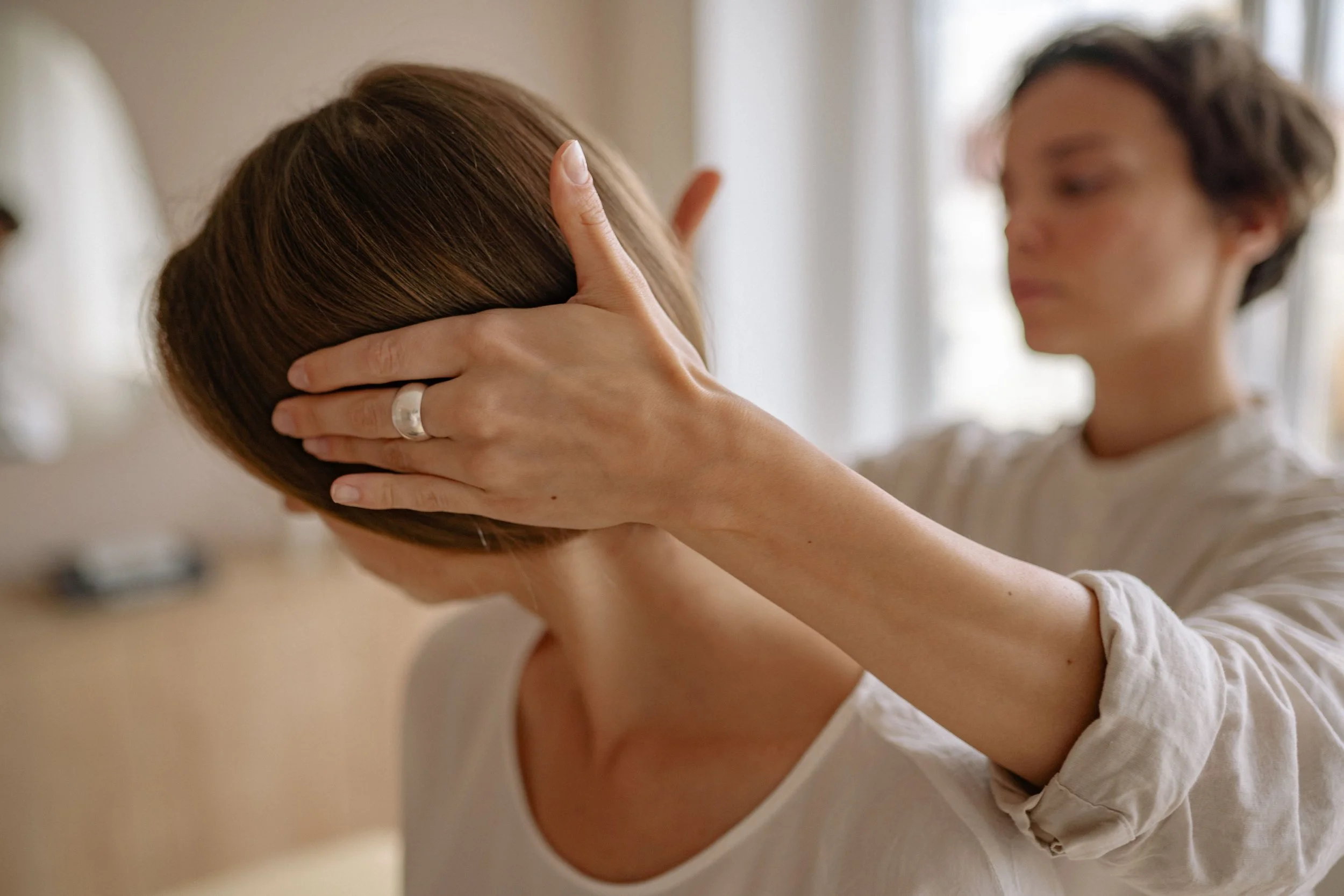 Somatic Therapy vs Traditional Talk Therapy: Understanding the Difference and Choosing the Right Approach (Copy)