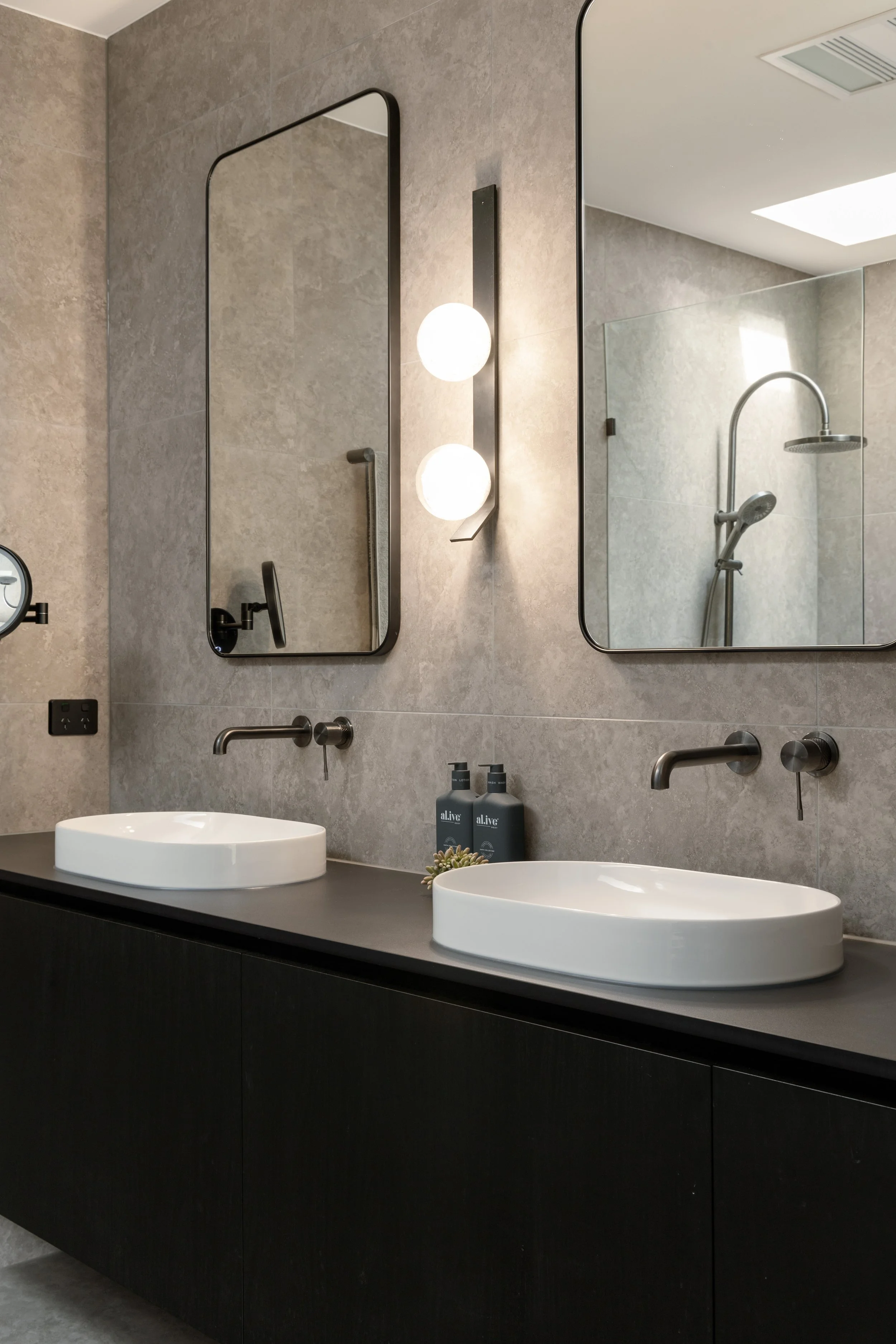 09-14 66 Dicaprio Circuit, Bridgeman Downs - Ark Bathrooms 06.jpg