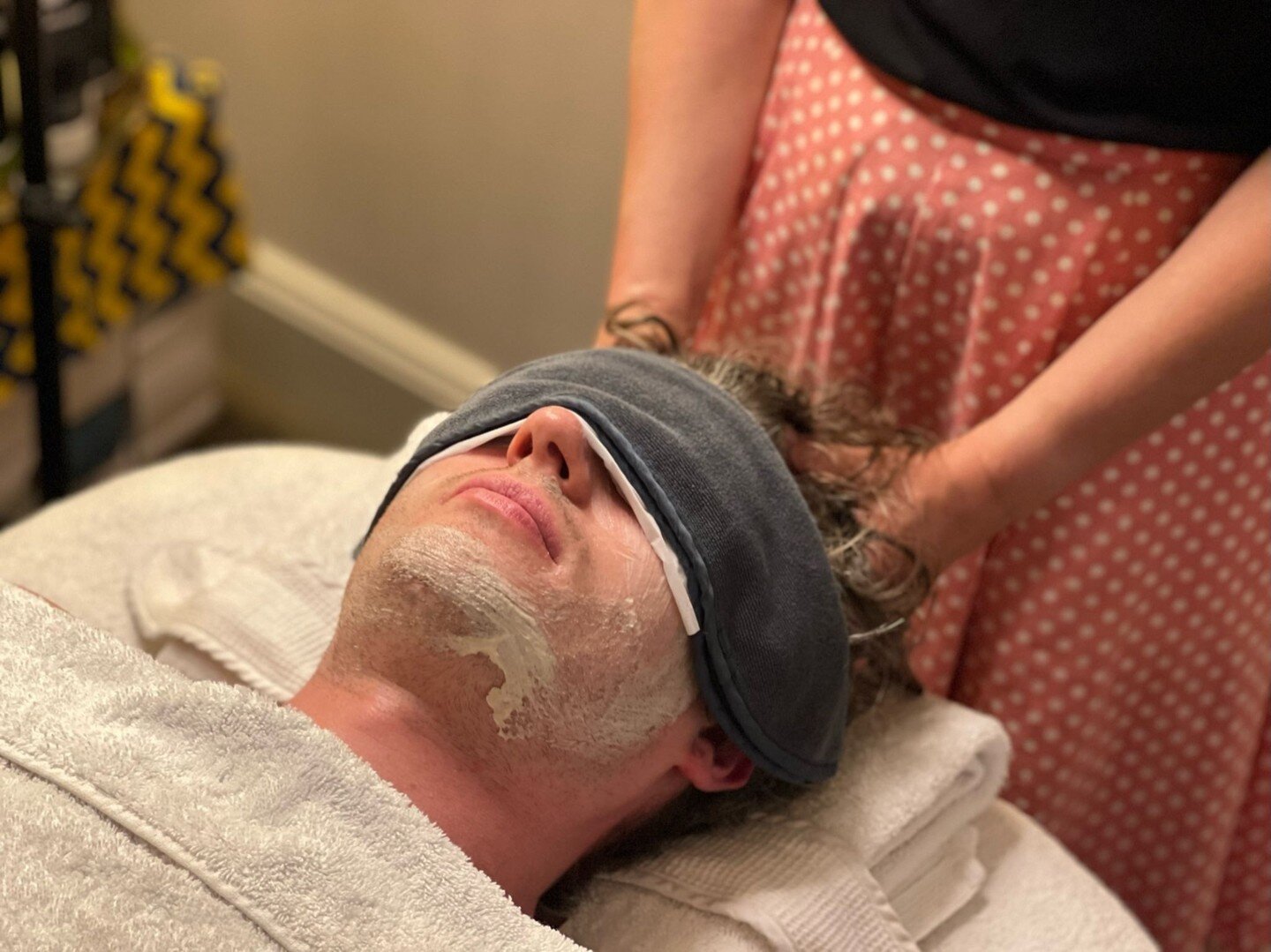 Skin Care treatments are SO important for good skin health and we have options for everyone! This is our Men's Pro Skin Facial: a deep cleansing and relaxing facial with facial waxing.⁠
⁠
Book now &hellip; link in bio.⁠