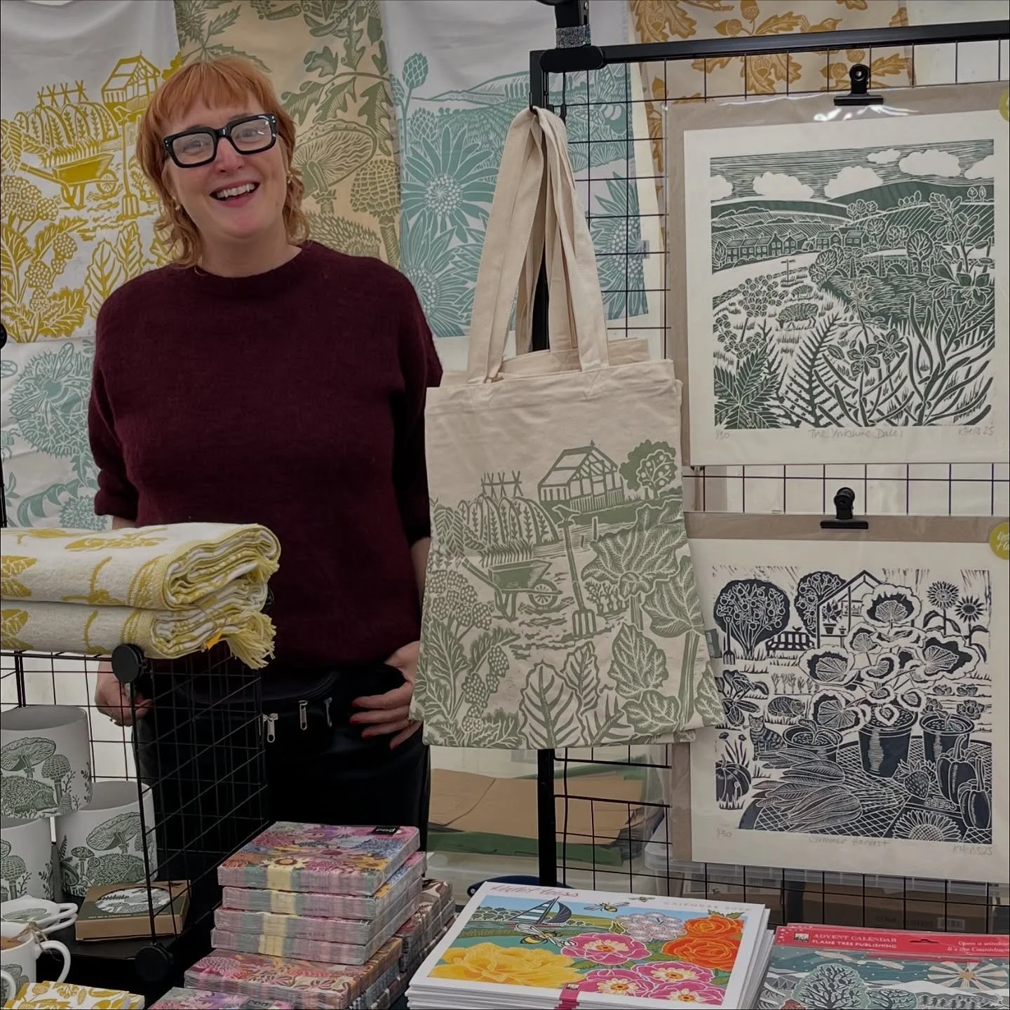 ON TODAY- 4-9pm! I&rsquo;m going to be at @ashwellmakersmarket at @bushel_and_strike_ashwell, 4&ndash;9pm! 
Please do pop by and say hello, I hear there are free mince pies to scoff and mulled wine to sup! 🎄✨