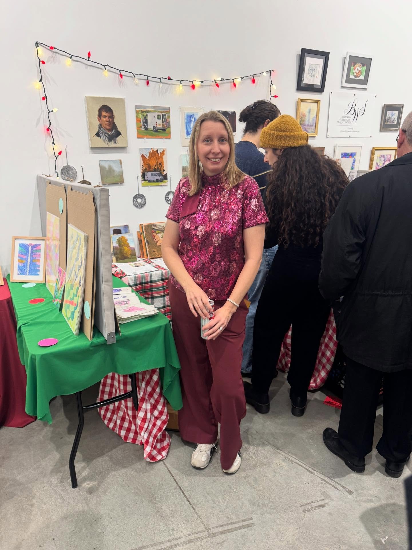 Artist and NYAE board member @kristinkunc in front of her booth at BoHo Bazaar!

Boho Bazaar is on at @artcake_nyc until 6pm! Tickets are available at the door.