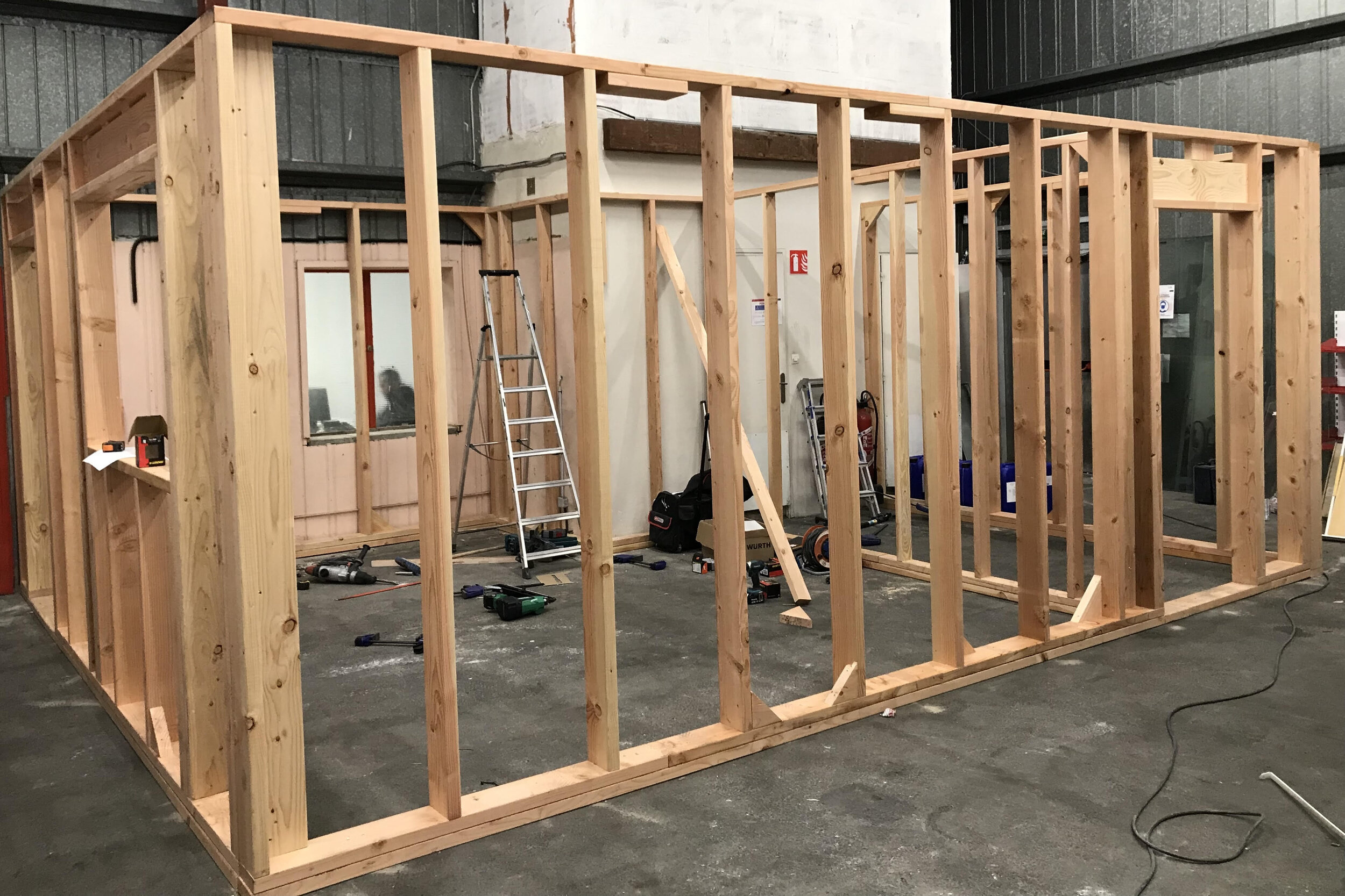 Madic - Construction Ossature bois 25m2 - création salle de détente et vestiaires