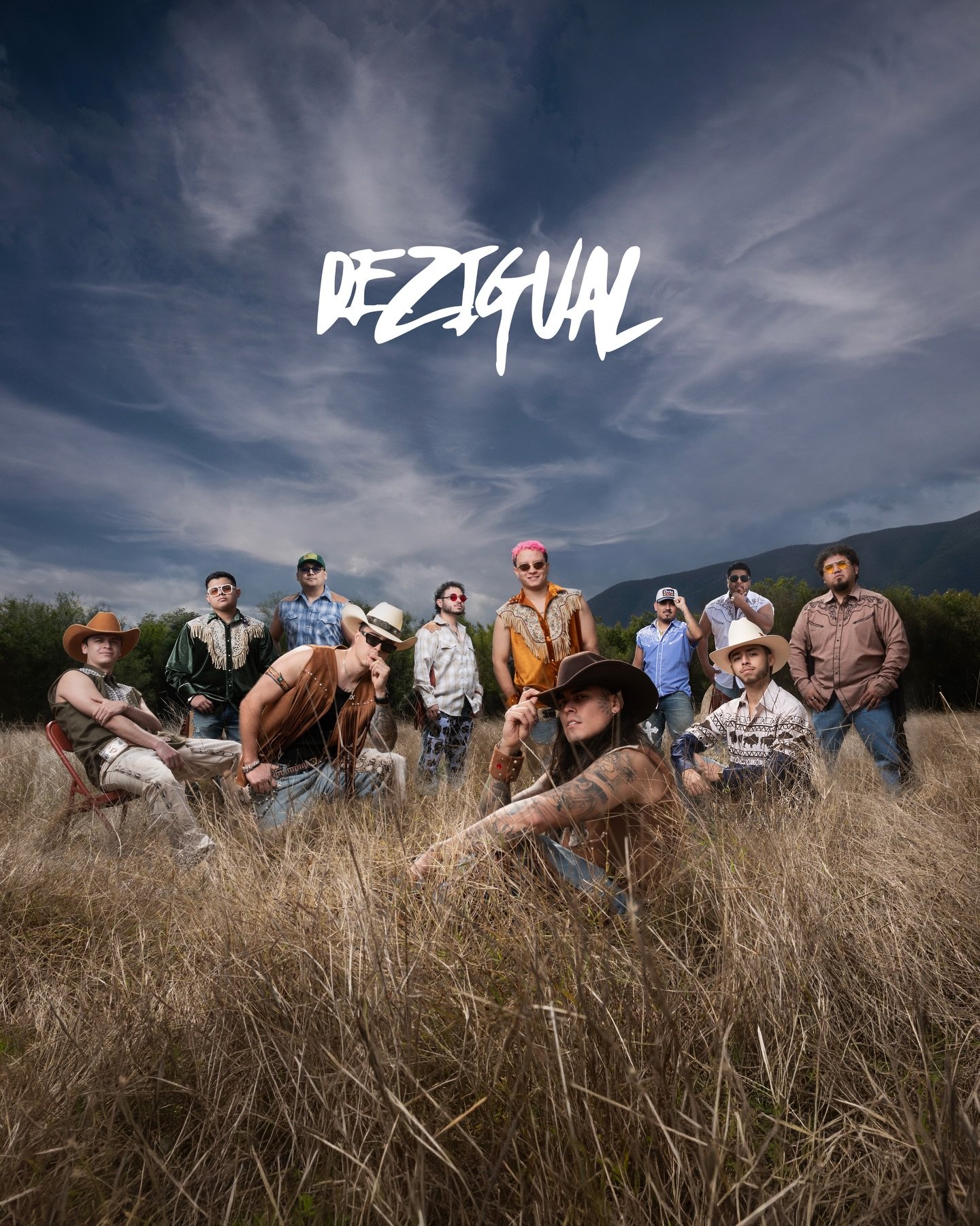 Las fotos grupales siempre tienen su reto, pero con un grupo alivianado como @dezigual_oficial lo hace m&aacute;s divertido. Una probadita de algunas de las fotos para este excelente grupo. #shotbyjesus #theiconmaker #sehacenretratoschingones #artcov