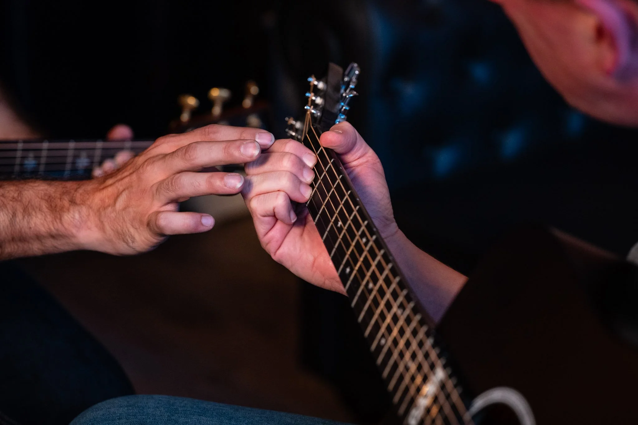 Akoestische gitaar en muziektheorie lessen in Sint-Gillis, Brussel