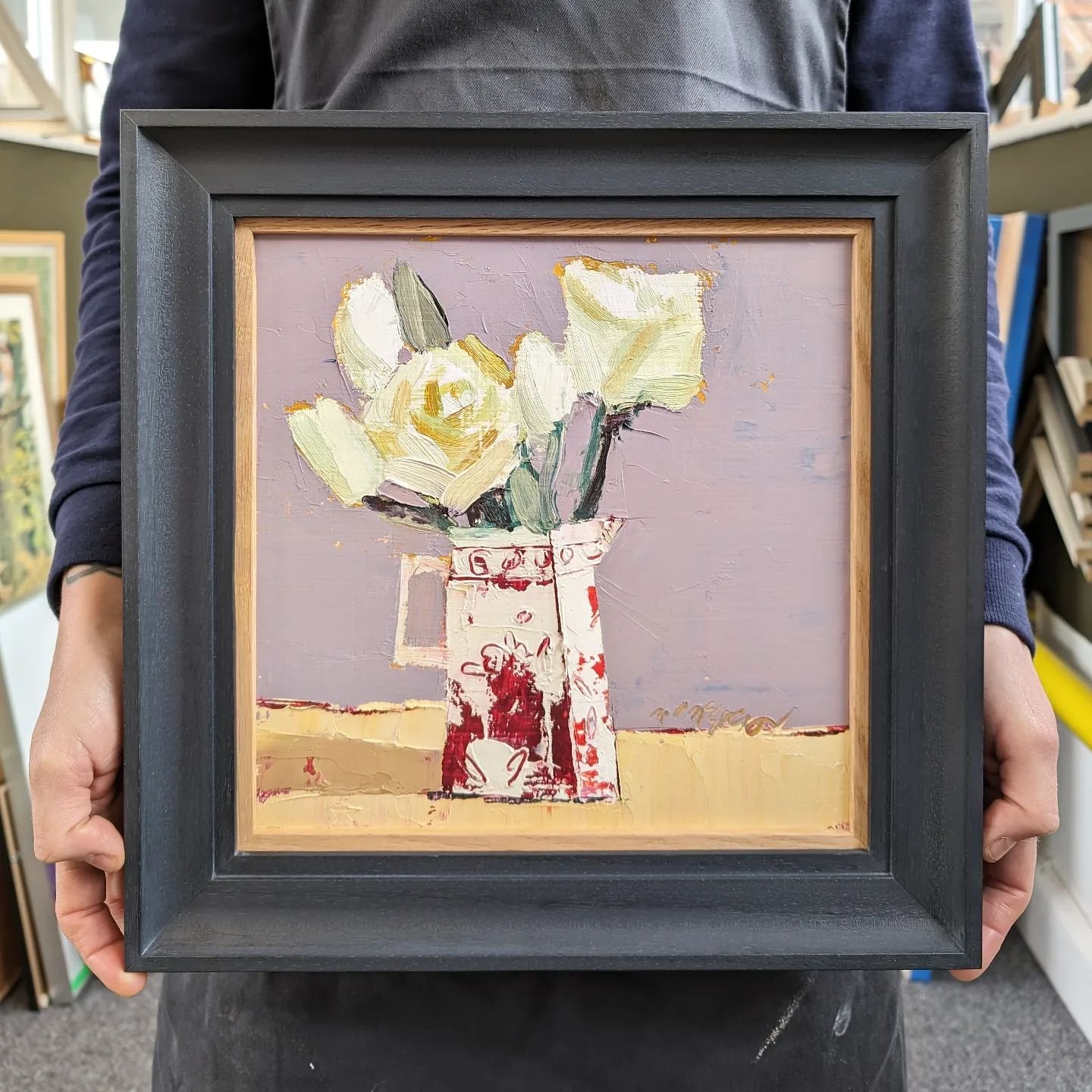 Mhairi McGregor - White Roses
Framed in a 40 x 40 shaped timber frame, hand finished to Charcoal with an oak slip.
#LocalFramers
#PictureFraming
#CustomFrames
#ArtFraming
#FrameShop
#SupportLocalArt
#Craftsmanship
#FrameArt
#GalleryFrames
#ArtConserv