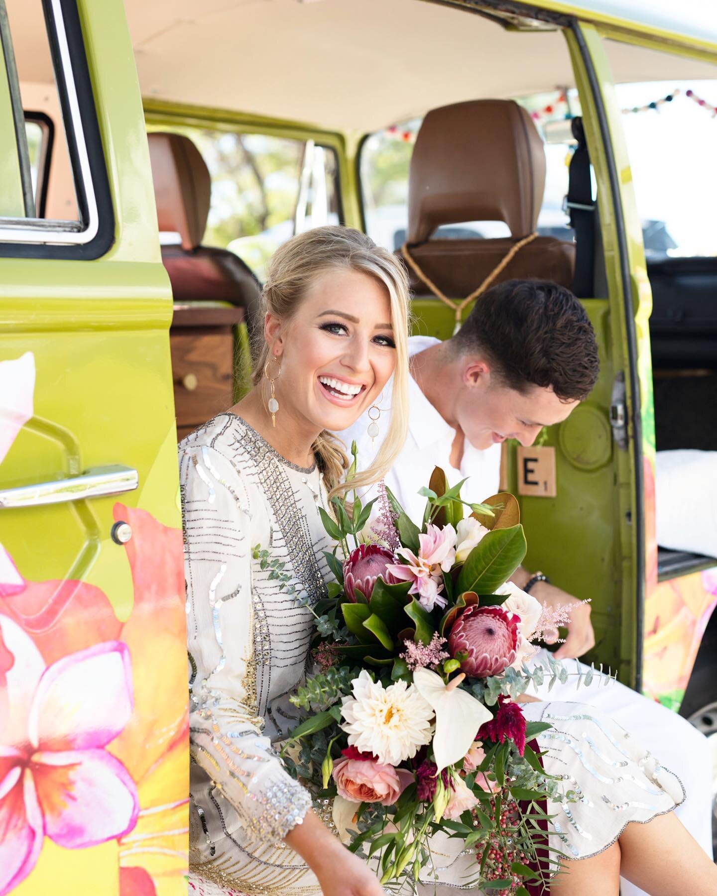 I loved this shoot and all the BTS giggles 🤭 🌴✨
.
.
.

Photography-&nbsp;@deelianelsonphoto
Hair &amp; Makeup- @islandgirlpinups&nbsp;&nbsp;
Flowers- @bellabloommaui
Dresses- @salt_on_the_rocks
VW bus, furnishings &amp; accessories- @hellomissmaven