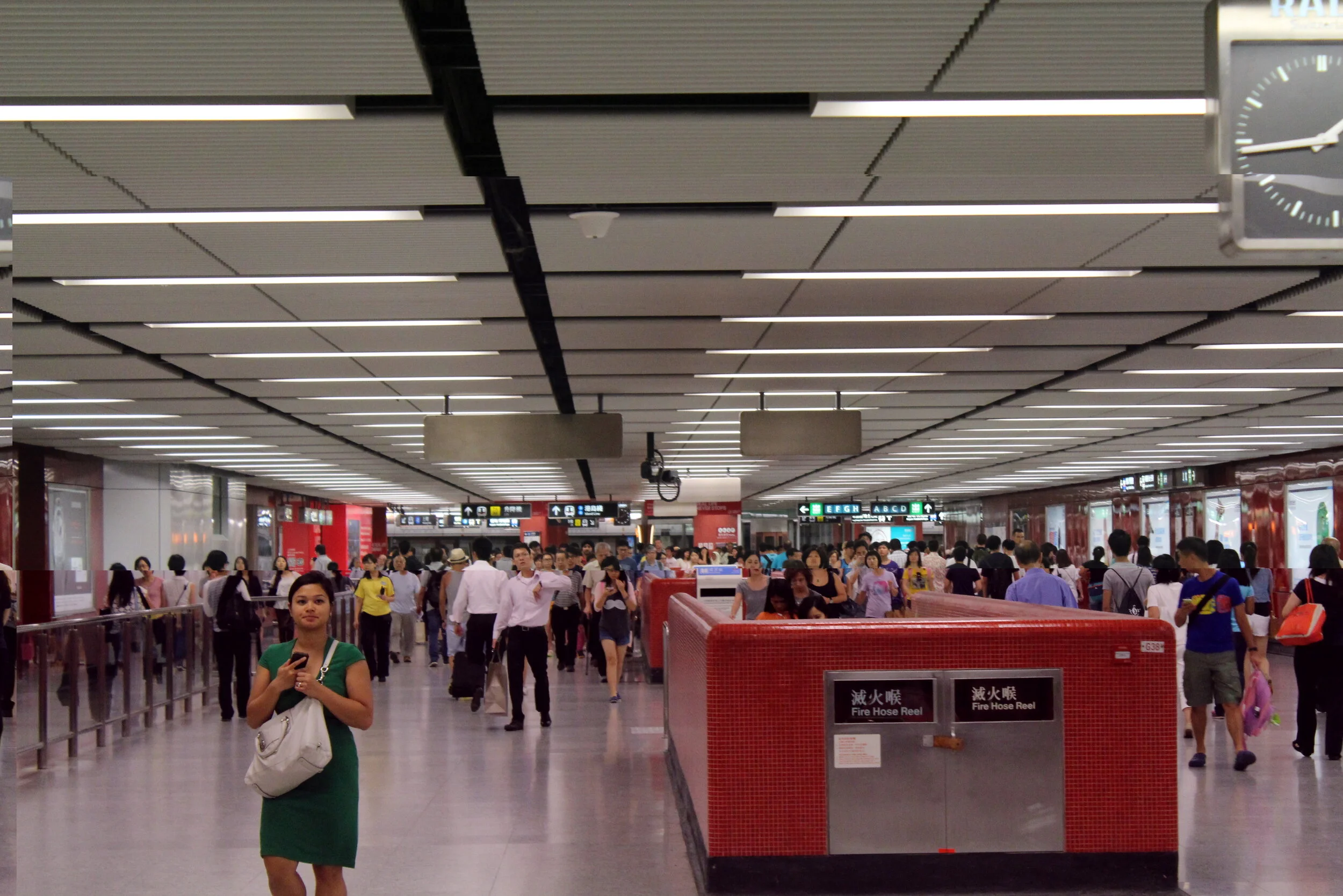 Central_Station_(MTR)_Hong_Kong_IMG_5397.jpg