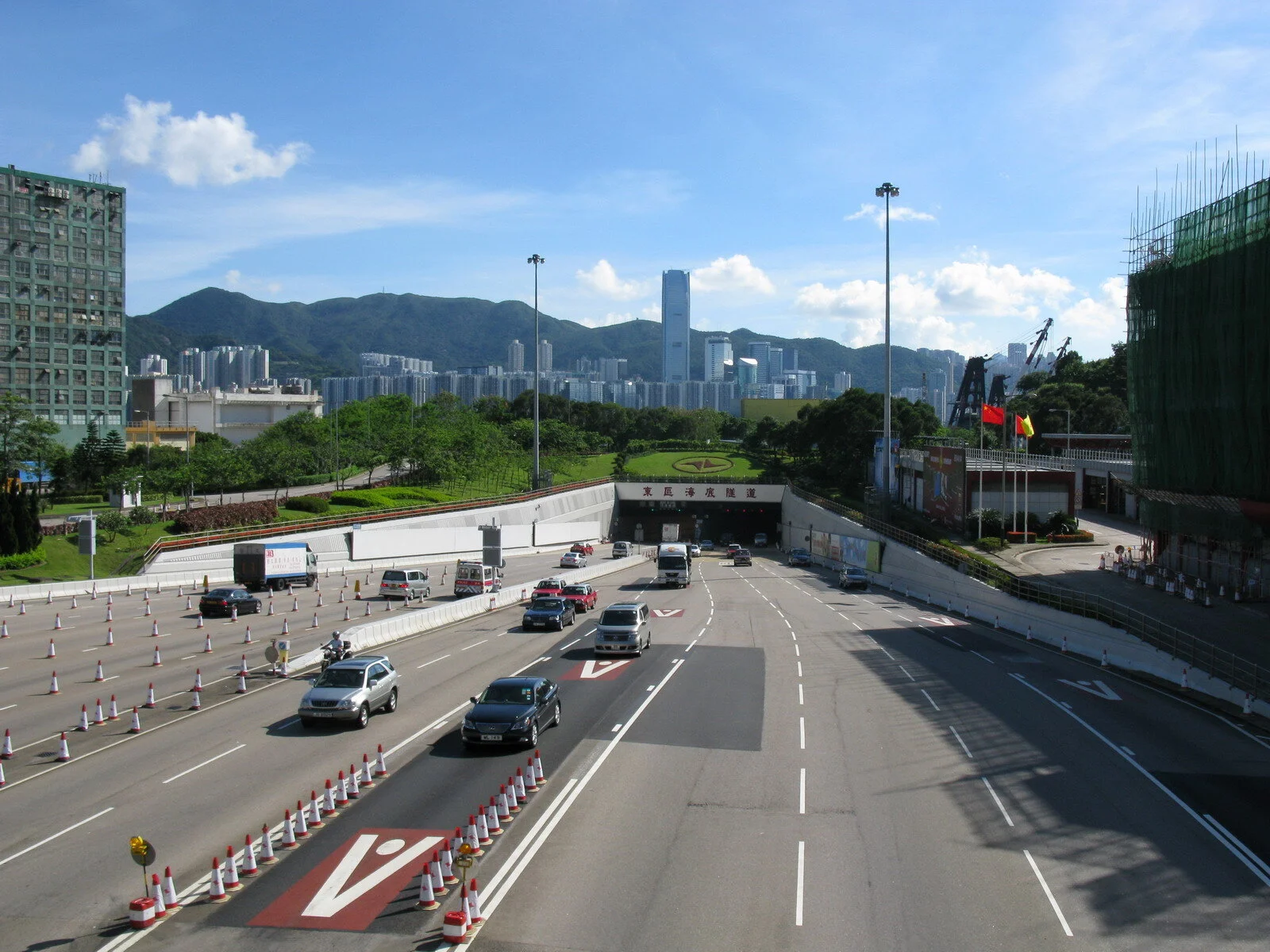Eastern_Harbour_Tunnel.jpg