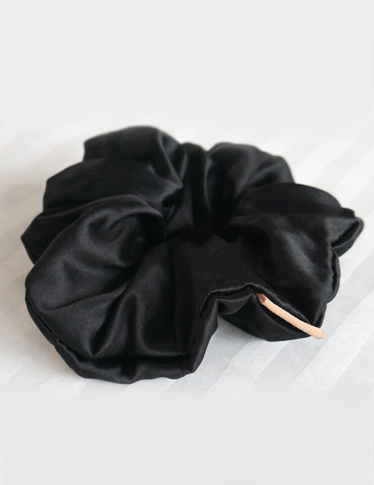Tousled Silk ONYX BLACK JUMBO SCRUNCHY