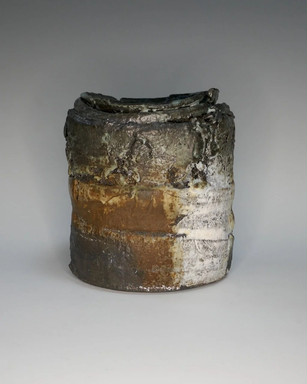 Double-rimmed Scorched Bark Vessel