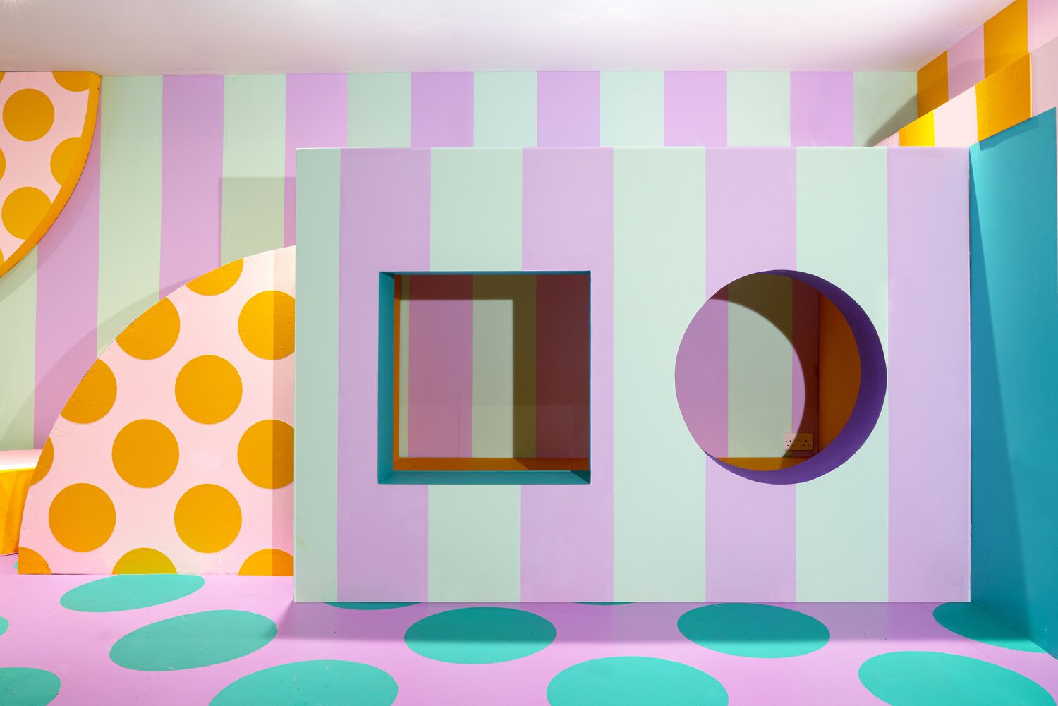 Nick-Blaney-Good-Night-Vienna-Walala-lego-House-of-dots-Tekla-Evelina-Severin-4.jpeg