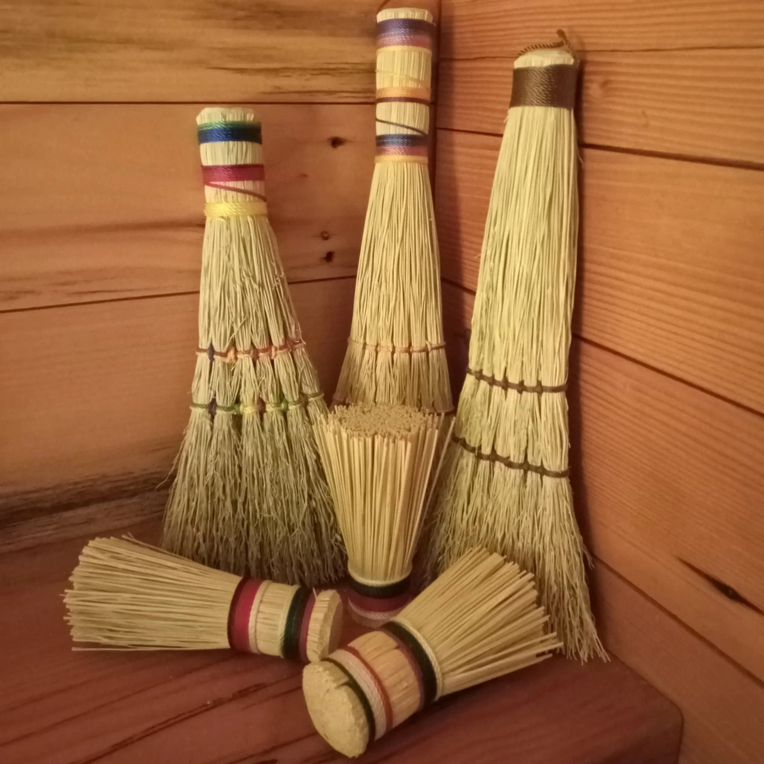KFS - Whisk Broom & Pot Scrubber