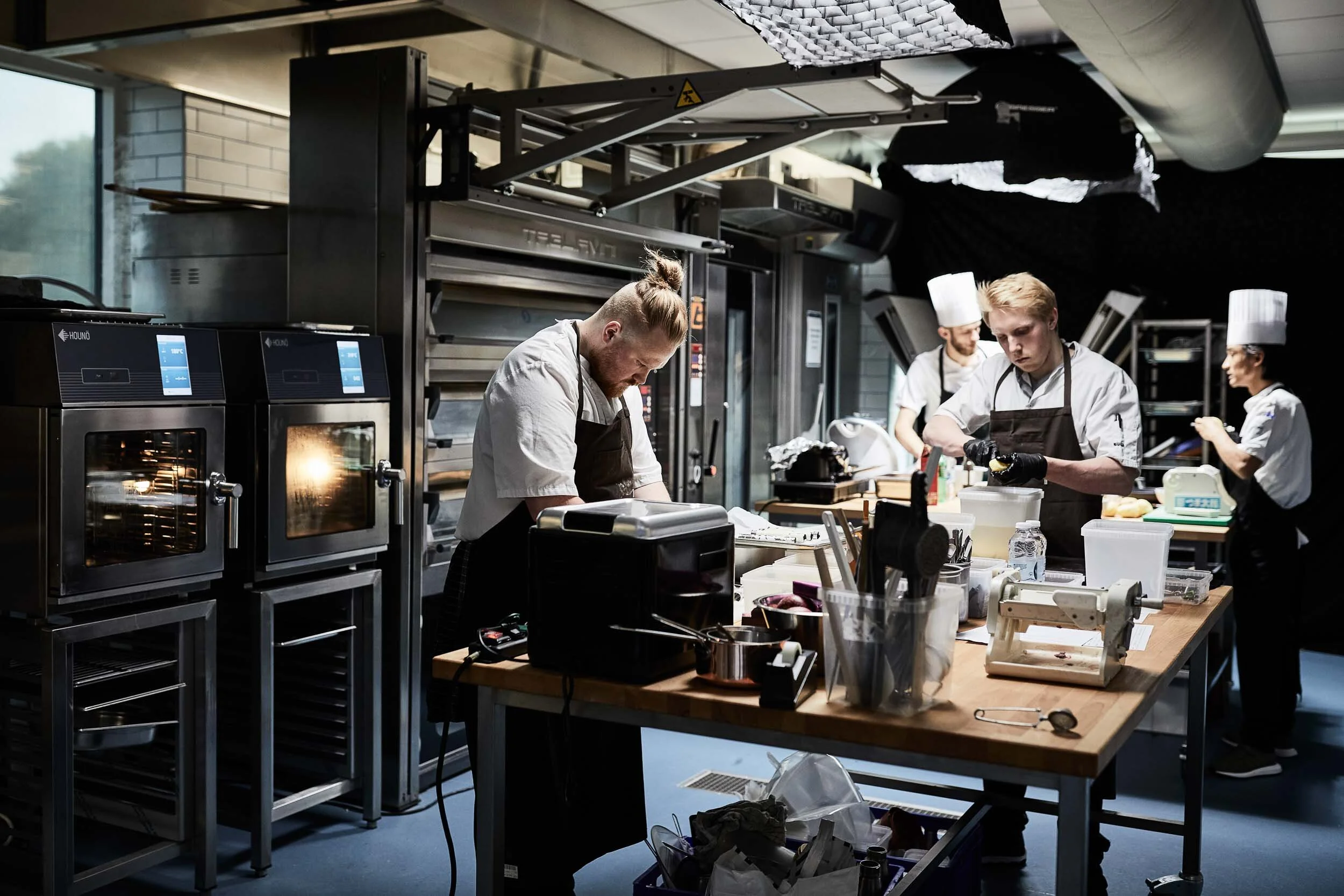   KARTOFFELPRISEN 2020  
  COOKING COMPETITION   
  Five hopeful young chefs compete in 2020's only cooking competition to highlight an often overlooked ingredient: the humble potato  