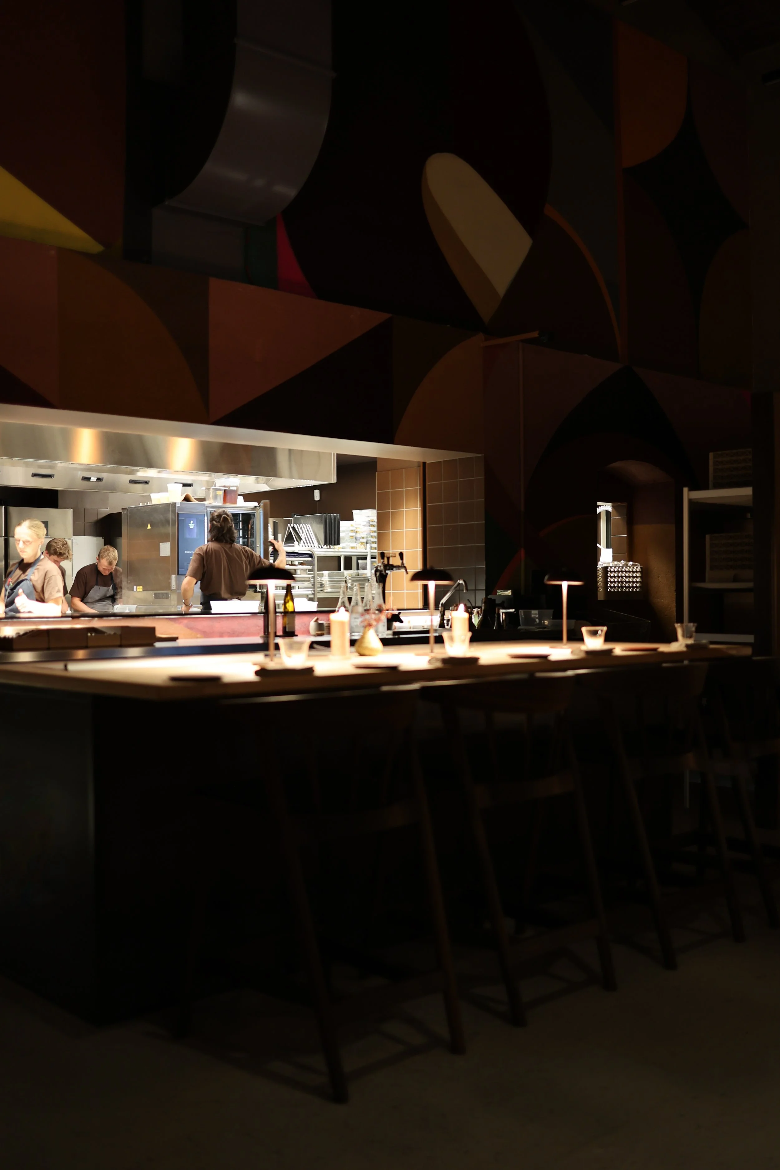  RESTAURANT ESSE  
  LIVING SUSTAINABLLITY IN EVERY SENSE  
  Not all chefs follow the plan. Some make noise, others make change. Matt Orlando, the San Diego-born chef who left the world’s most famous kitchens, comes back to stir Copenhagen’s culina