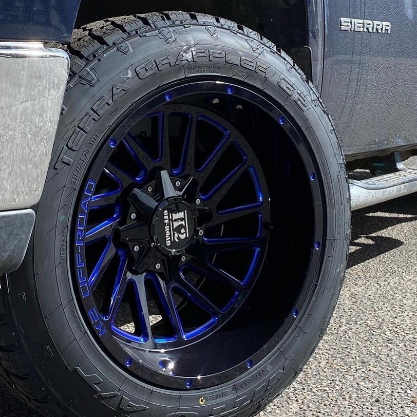 K17 Razorback up close looking solid with that Blue Milled 

#k2offroad #k2 #offroadwheels