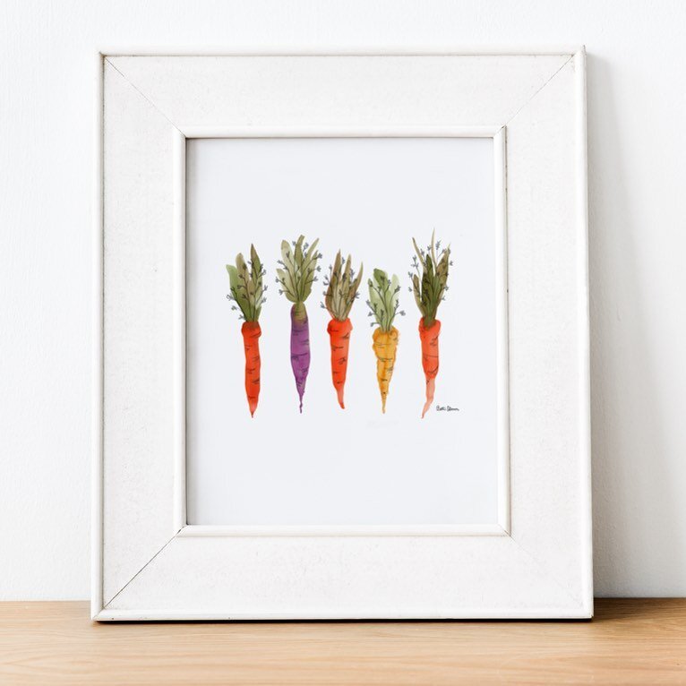 Working on some fun veggie projects. This is my rainbow carrot print 🥕 How cute would this look in the kitchen? Available for purchase soon! .
.
.
.
.
#rainbow #carrots #carrotillustration #watercolor #ink #kitchendecor #gouache #illustration #artli