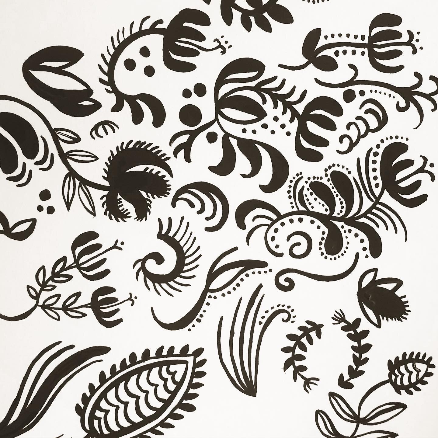 Playing with #gouache today .
.
.
.
.
.
#florals #botanicals #flowers #patterndesign #patterns #surfacedesign #surfacepattern #surfacepatterndesign #illustrator #painting #paintings #art #ladiesdrawingnight #artistsoninstagram #artlicensing #licensed