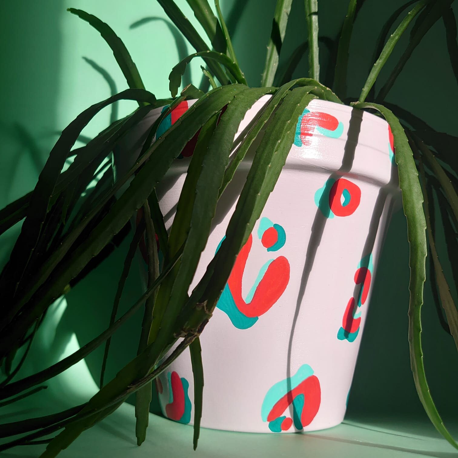 sunny pink plant pot