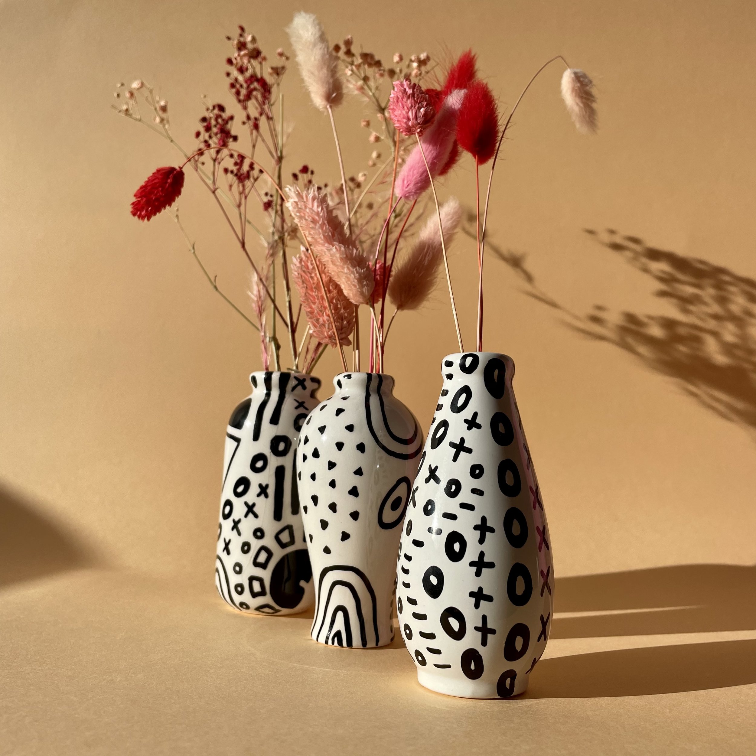 black and white stem vase set