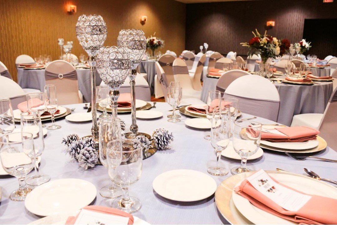 A closer look into our Crystal Skylight room for the perfect socially distant wedding 💙
&bull;
&bull;
&bull;
&bull;
&bull;
&bull;
&bull;
&bull;
#marriedinmke #marriedinmilwaukee #milwaukeeweddingvenues #mke #milwaukeeweddingvenue #wedding #weddings 