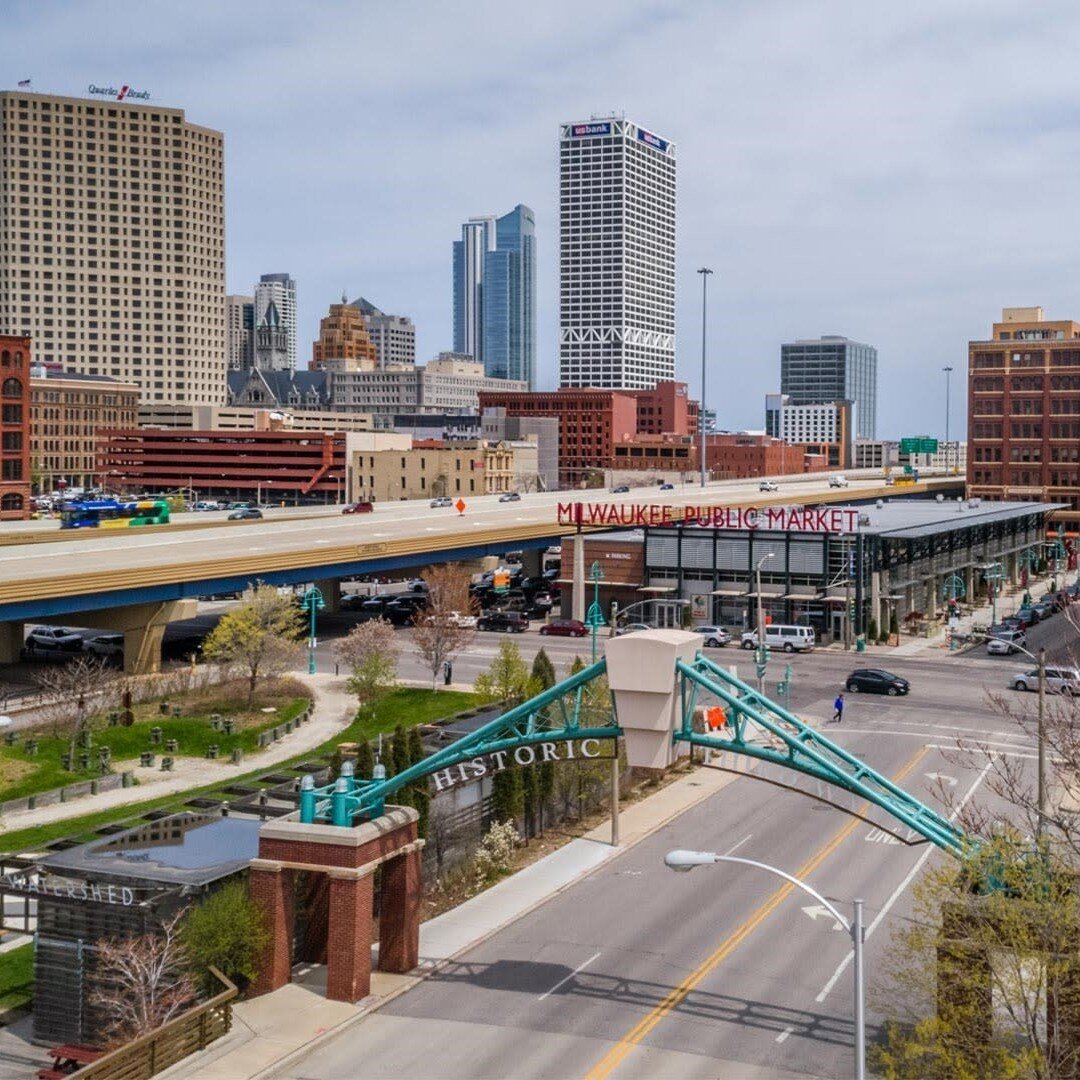 Ever wondering what to do when you visit the amazing city of Milwaukee? Head over to the Historic Third Ward and see this historic neighborhood with shops, theaters, galleries, creative businesses, and more!
.
.
.
.
.
#MKE #hotel #milwaukee #localbus