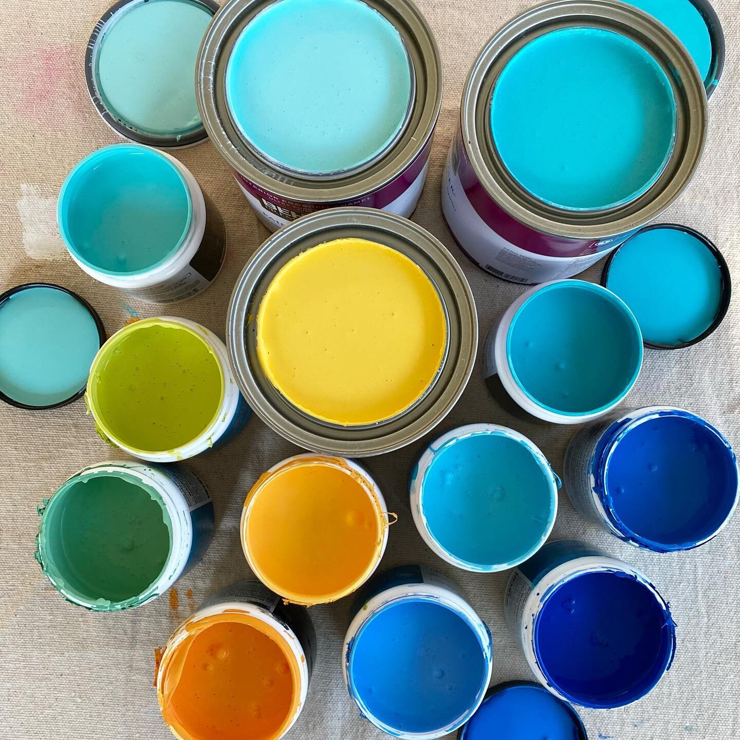 Post a PHOTO?! I know&hellip;I&rsquo;m wild, but I felt inspired by the vibrant palette about to hit the walls of the Kid&rsquo;s Club at @brokensoundclub in Boca Raton. Get ready for a fun custom kid&rsquo;s mural with lots of bright color.🎨

#boca
