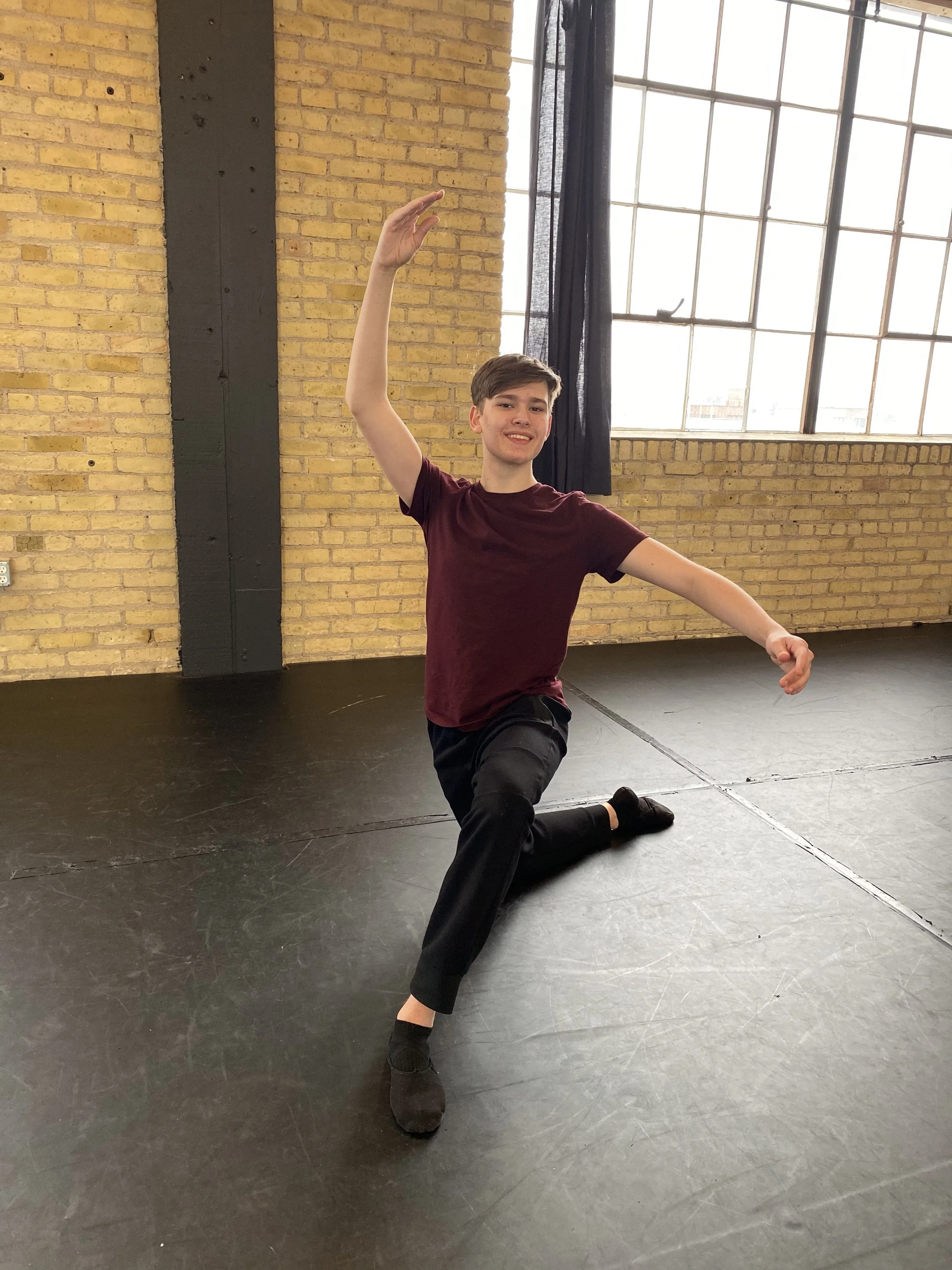 one knee arms third yellow brick Dance dancer acting ballet jazz lyrical contemporary theater musical camp singing voice glee club Amber Keeley director Mpls classes twin cities workshops Spring Dance Theatre Academy NE Minneapolis MN St St. Saint Pa