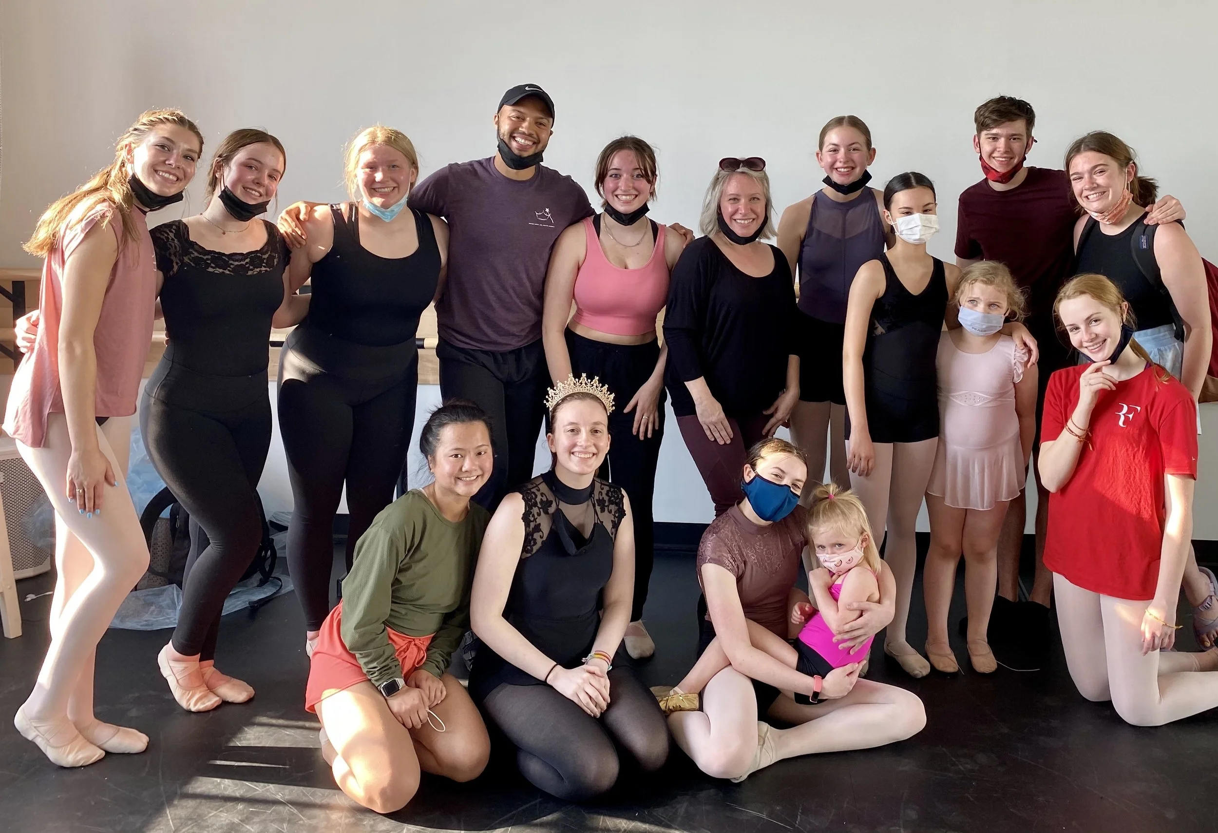 group picture smiles crown Dance dancer studio acting ballet jazz lyrical contemporary theater musical camp singing voice glee club Amber Keeley director Mpls classes twin cities workshops Spring Dance Theatre Academy NE Minneapolis MN St St. Saint P