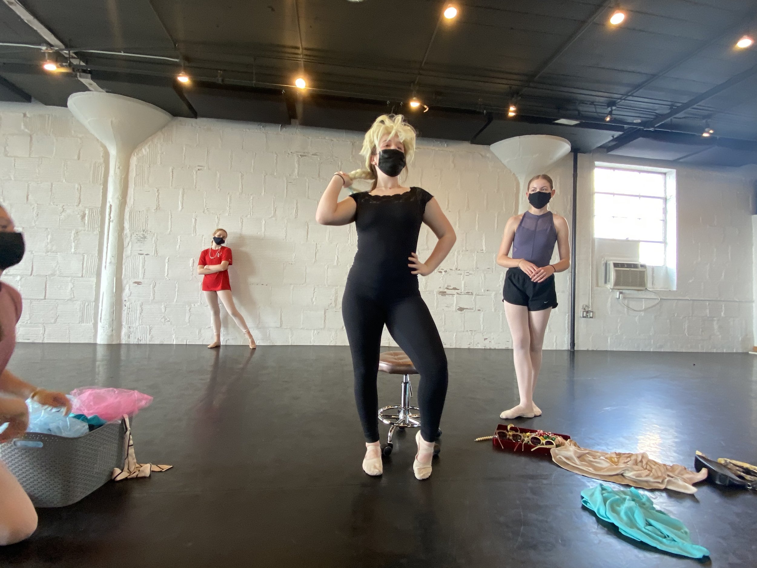wig fashion dress up Elsa stool Dance dancer studio acting ballet jazz lyrical contemporary theater musical camp singing voice glee club Amber Keeley director Mpls classes twin cities workshops Spring Dance Theatre Academy NE Minneapolis MN St St. Sa