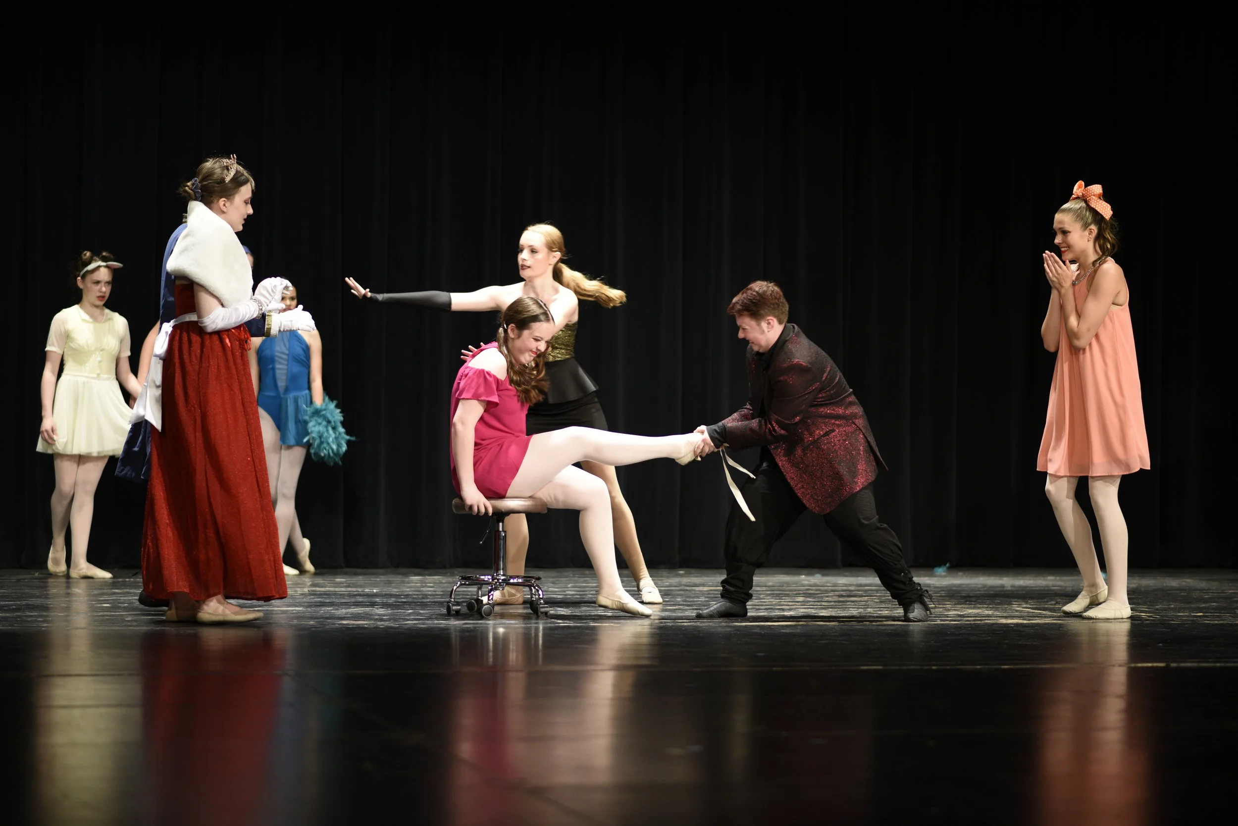 stool shoe try on evil step mother step sisters queen duke mouse bird chaos Sherri Stewart Dance dancer studio acting ballet jazz lyrical contemporary theater musical camp singing voice glee club Amber Keeley director Mpls classes twin cities worksho