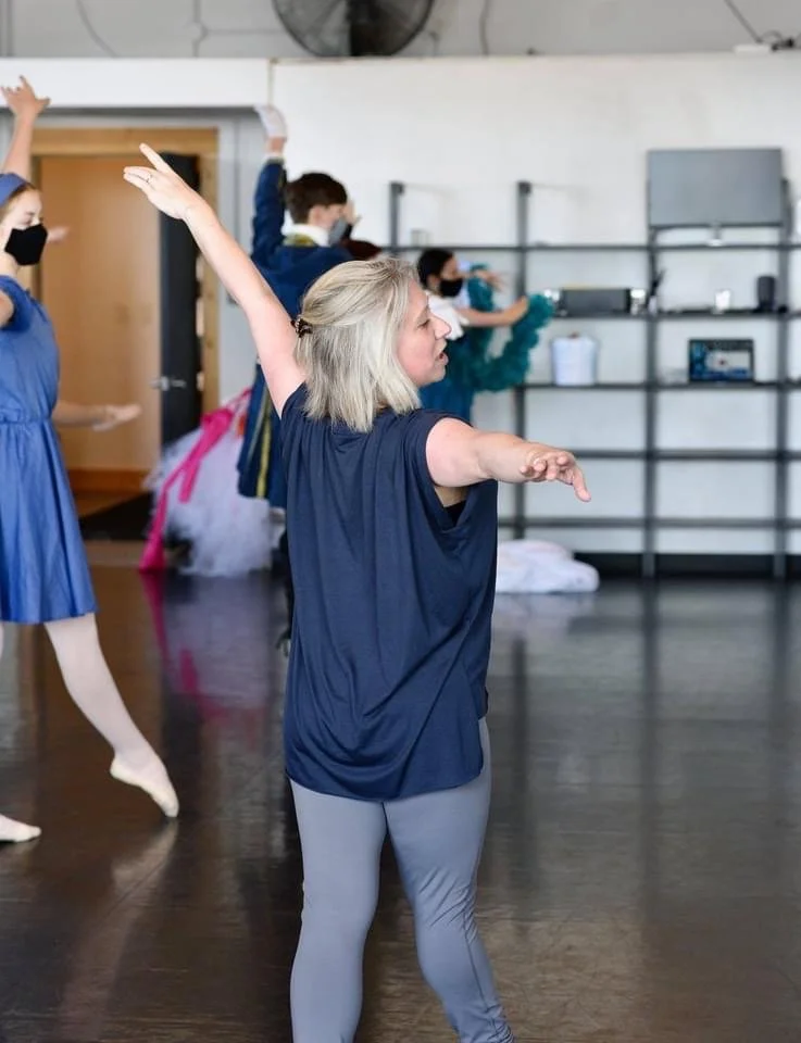 teaching cleaning class rehearsal Sherri Stewart Dance dancer studio acting ballet jazz lyrical contemporary theater musical camp singing voice glee club Amber Keeley director Mpls classes twin cities workshops Spring Dance Theatre Academy NE Minneap