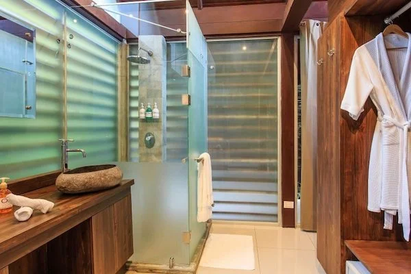 oxygen-jungle-villas-bathroom.jpg