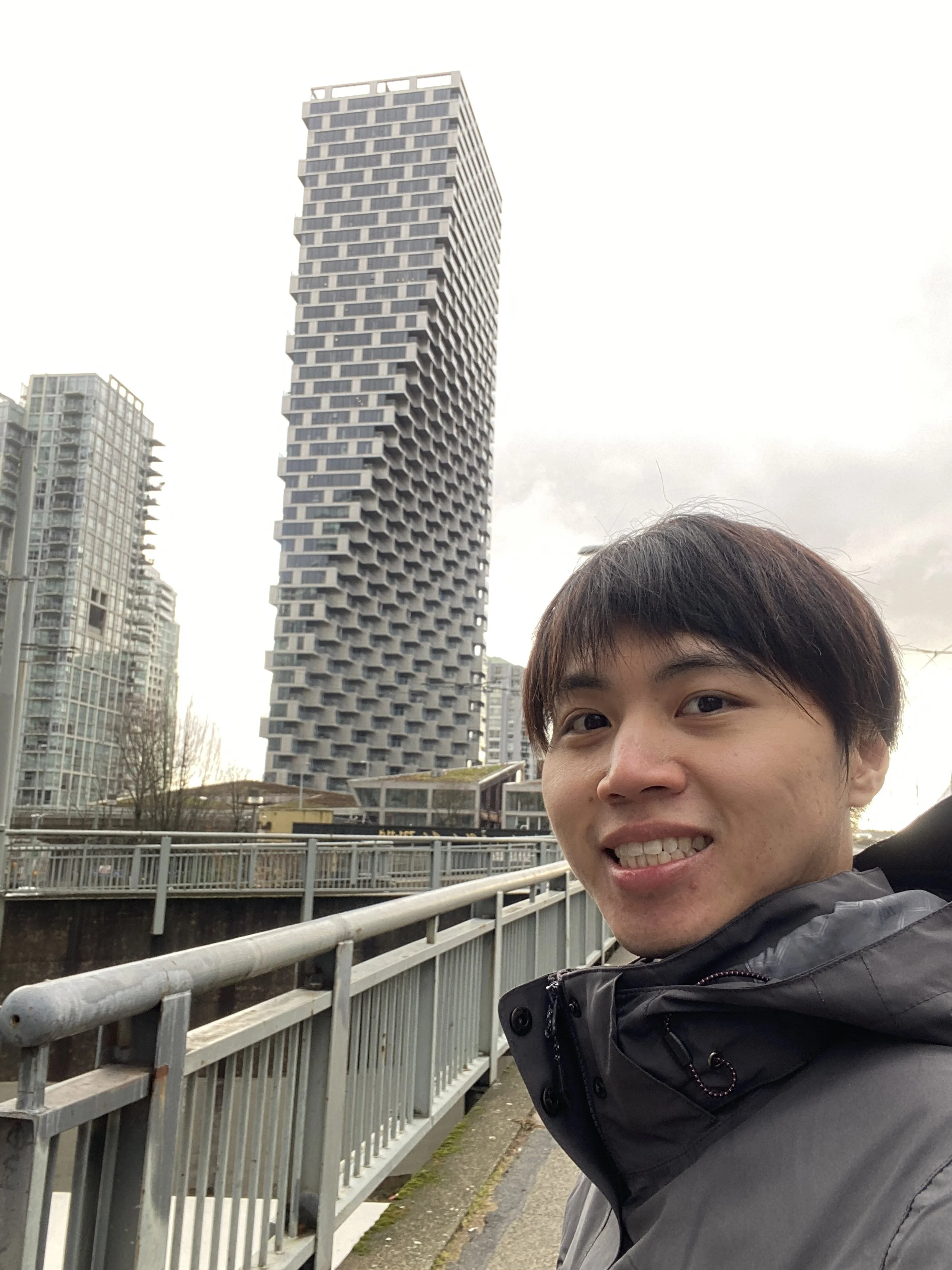 Hyman_Ngai_Headshot.jpg