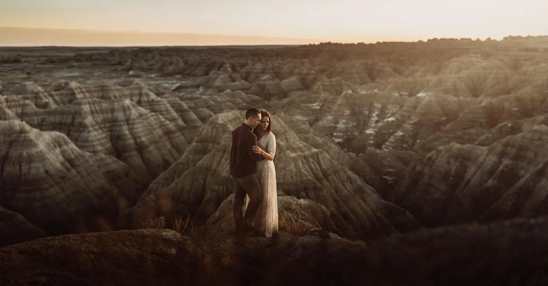 @badlandsnps with Jewels & Cam!
So much fun!!
DM me to book engagement & wedding shoot!
π·: @alexuncharted 
#badlandsnationalpark #hifromsd #southdakota #thenorthface