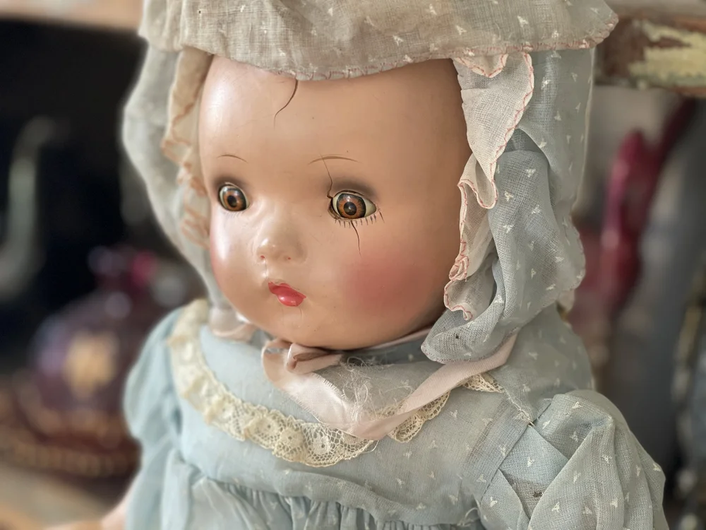 SLEEPY-EYED ANTIQUE DOLL in Linen Dress - SPOOKY! Ashley Rose Antiques SLEEPY-EYED ANTIQUE DOLL in Linen Dress - SPOOKY! Ashley Rose Antiques