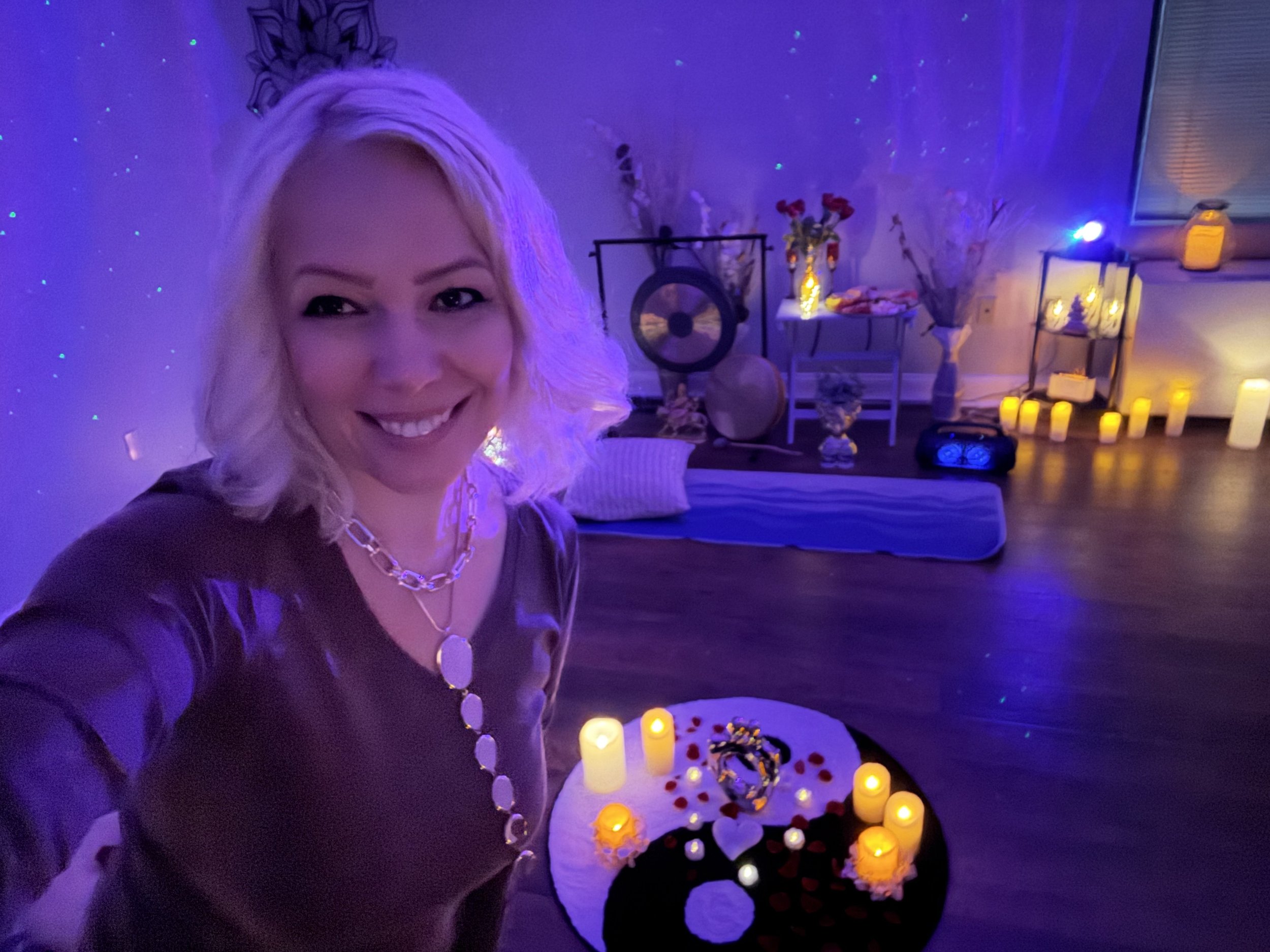 Sound Bath & Reiki for Singles (Group Class) with Victoria (Copy)