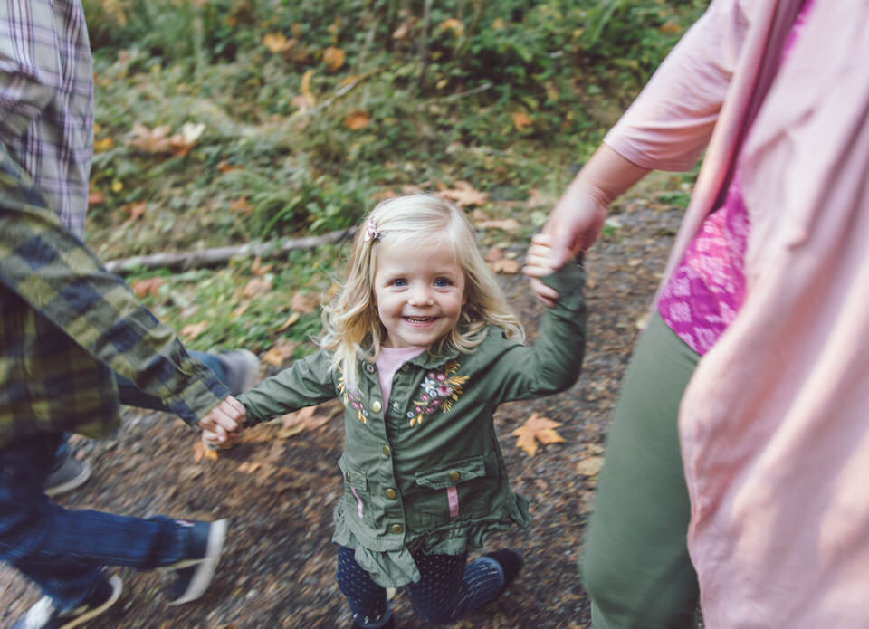 aldene-nicole-photography-fall-family-photos-deschutes -falls-park-07.jpg