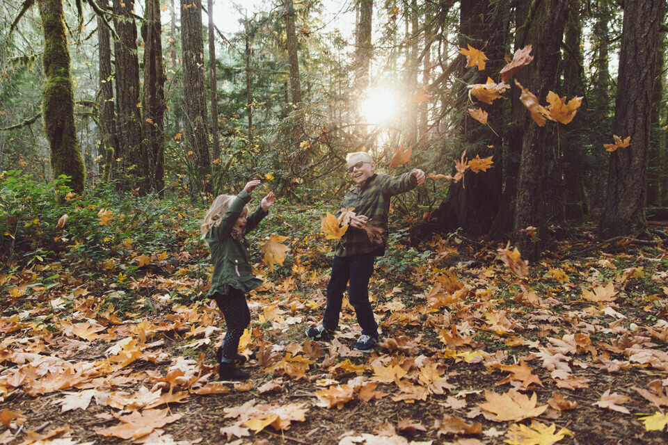 aldene-nicole-photography-fall-family-photos-deschutes -falls-park-20.jpg