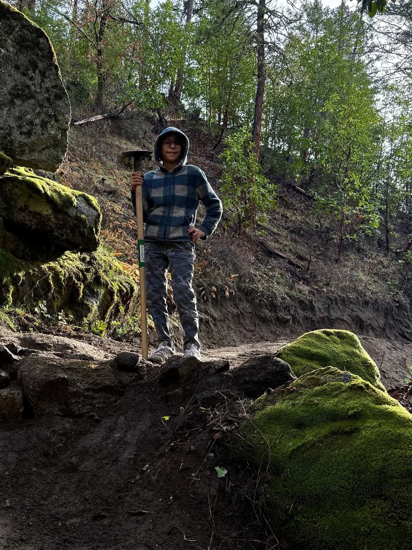 Big thanks to everyone who came out and helped dig on Jab 2.5 yesterday! We put in some awesome work and were able to shape up, compact and build on every section of the trail yesterday! 

PLEASE DO NOT RIDE IT RIGHT NOW &mdash; JAB REMAINS CLOSED! T