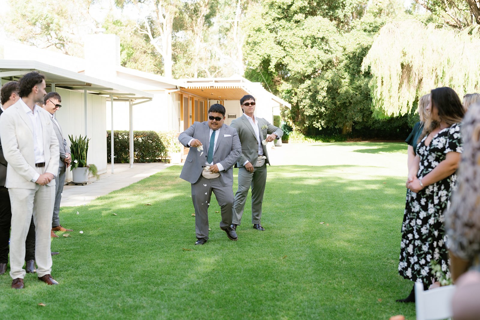 May your weekend be full of flower man vibes!
😎💐💐😎

📸 @aliceandrephoto 
💒 @yoothamurra_homestead 
📝 @infinityweddings_ 

#flowermen #funwedding #perthweddings #farmwedding #rusticweddingvibes #perthweddinginspo #oakford #perthweddingvenue #per