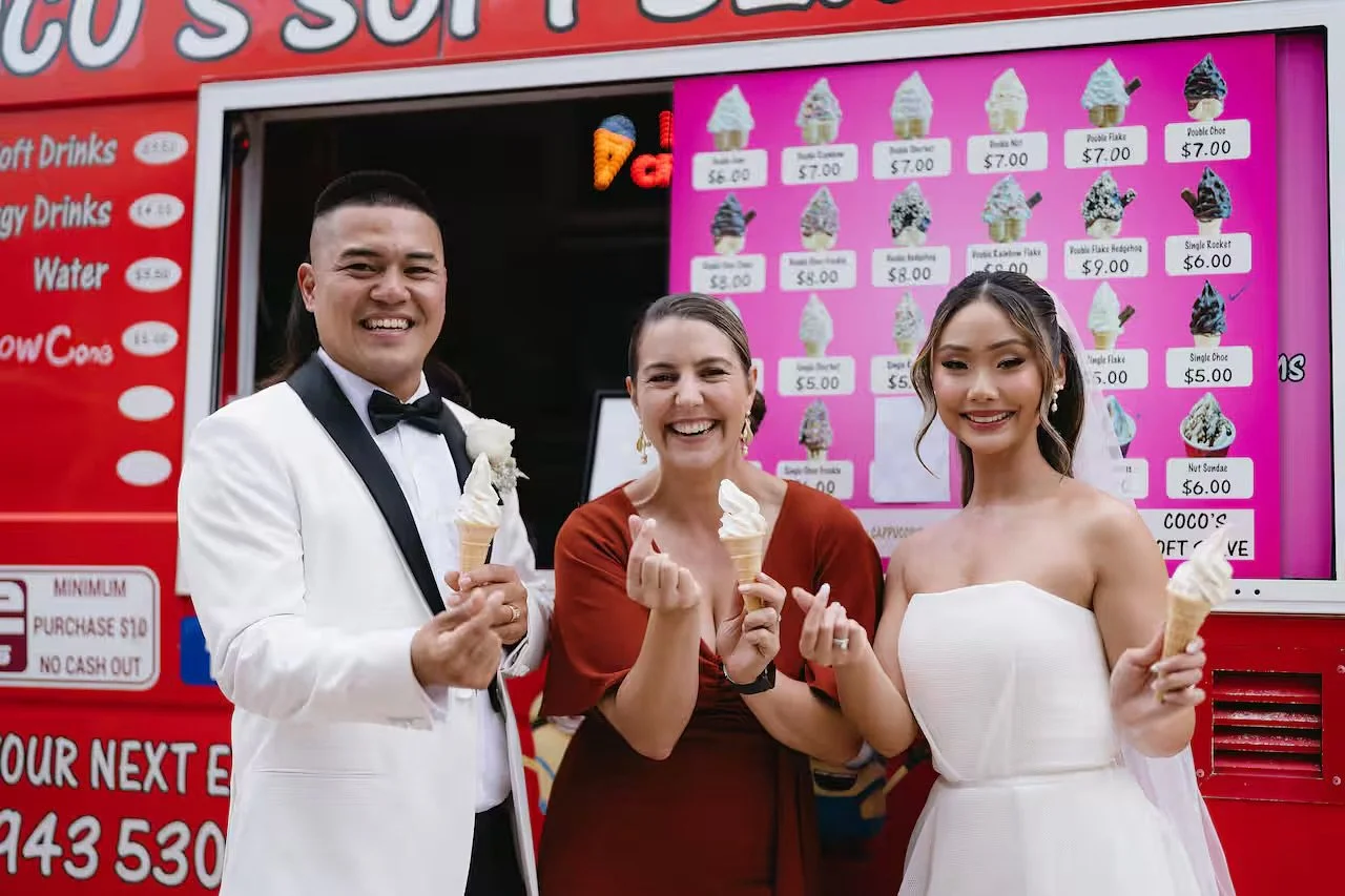 It&rsquo;s never too cold for ice cream at a wedding! I remember @mrsanhtran_ and @tran_forma getting married on an unusually rainy February day and the line for the ice cream was still epic!

The whole wedding team at @joondalupresortweddings pivote