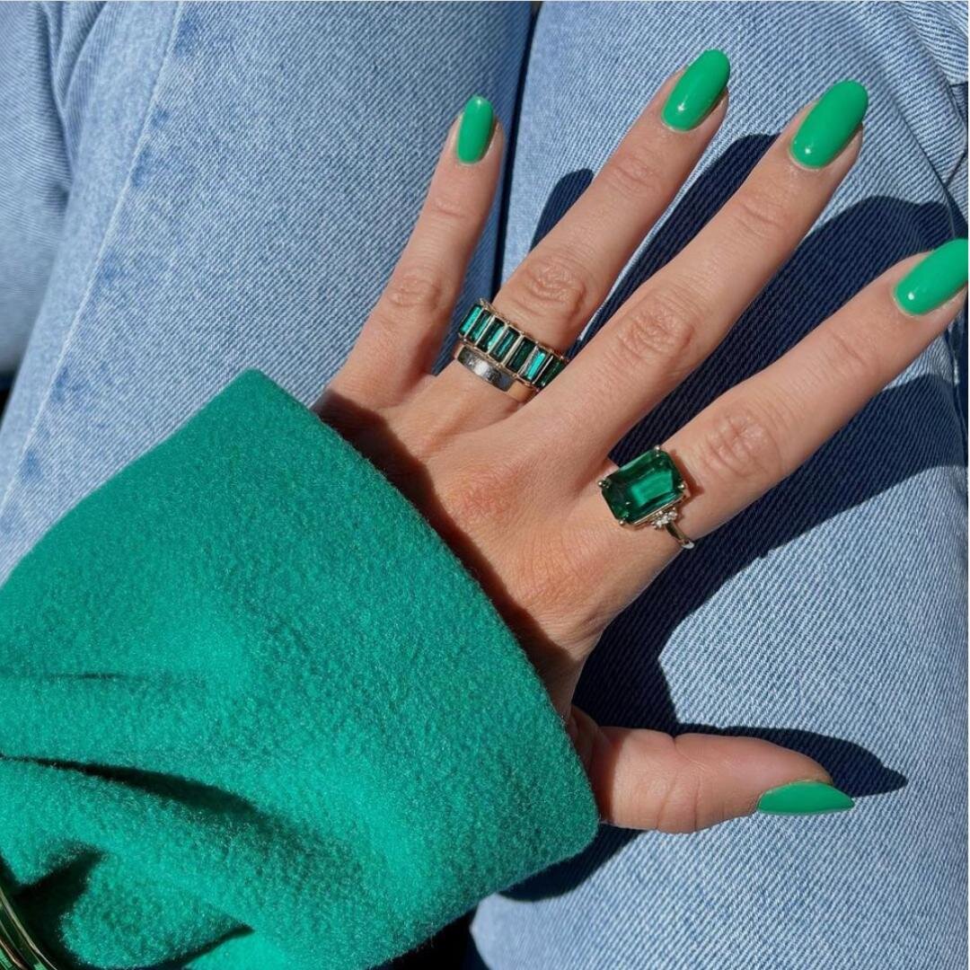 Are green nails acceptable all year round? Asking for a friend 🌱🌳🌿🍵💚

Love love LOVE this nail inspo from @gintarepietutyte