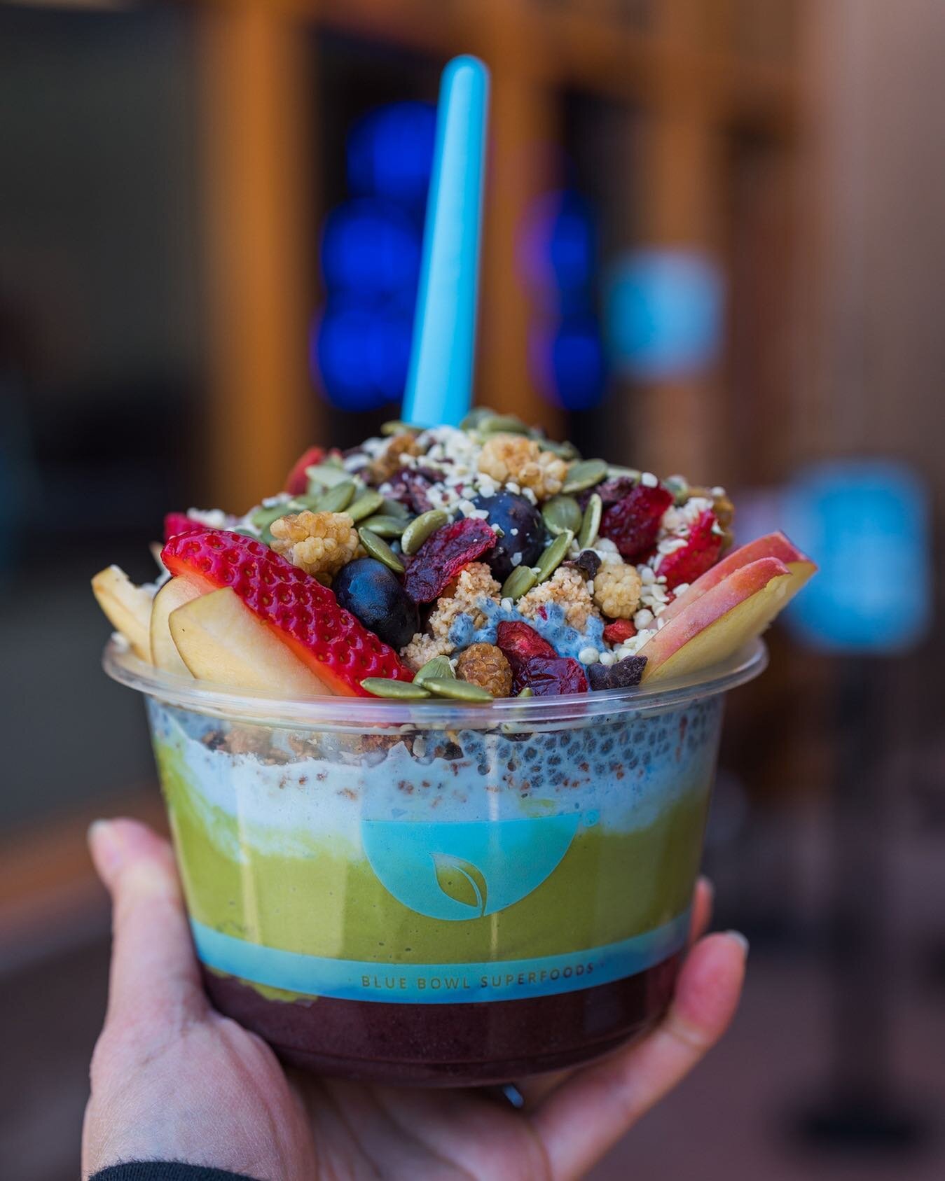 It's more than a bowl, it's a vibe.😎🤙⁣
⁣
📝 Please note: We are continuing online ordering for pickup only until further notice. ⁠⁣⁠⁣⁣
⁣
➡️ Order at mybluebowl.com⁠⁣⁣⁣⁣⁣⁣⁠⁠⁣⁠⁣⁣
⁣
💙 STORE HOURS⁣⁣⁠⁣ 💫⁣
⁣
📍 Orange Circle &bull; Temporary Special Ho